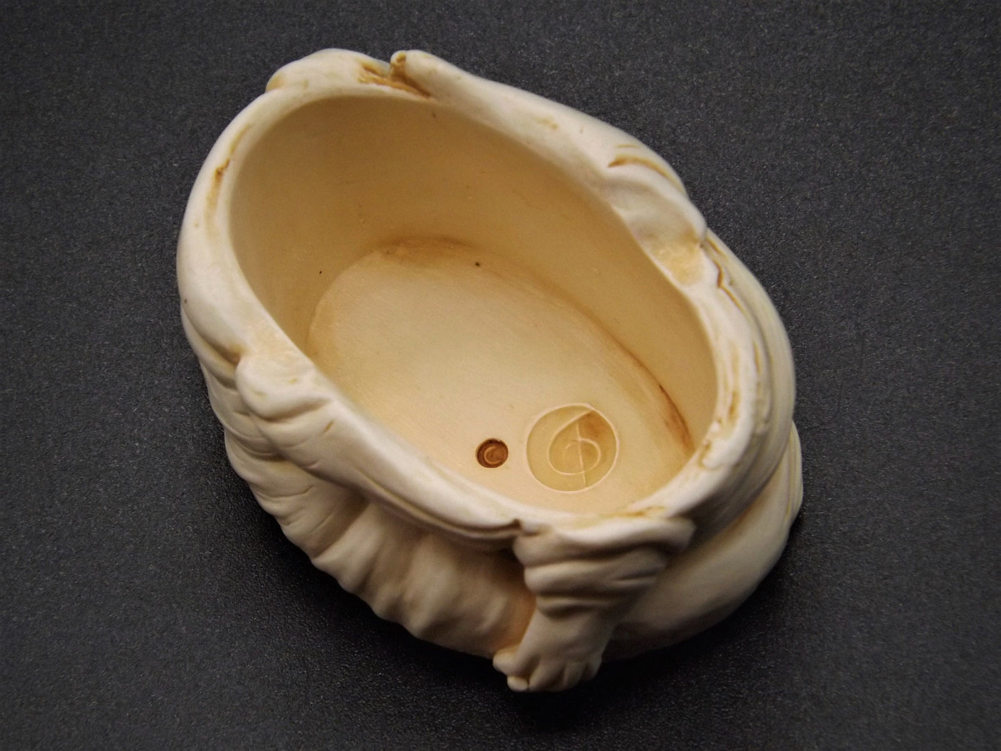 Closeout Sale! Retired 1994 Harmony Kingdom "Love Seat'" Jest Figurine TJWA with original box. Excellent condition.