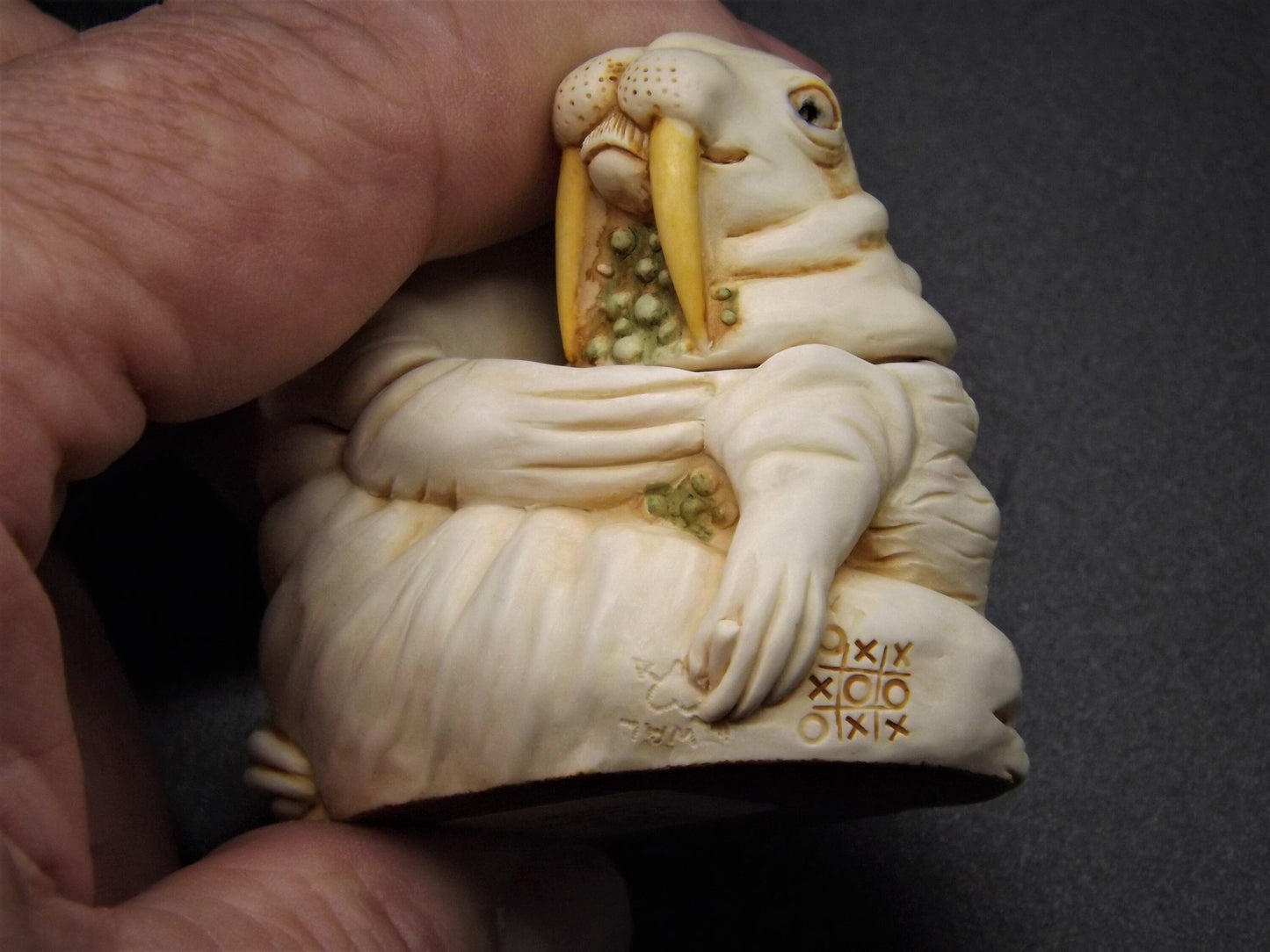 Closeout Sale! Retired 1994 Harmony Kingdom "Love Seat'" Jest Figurine TJWA with original box. Excellent condition.