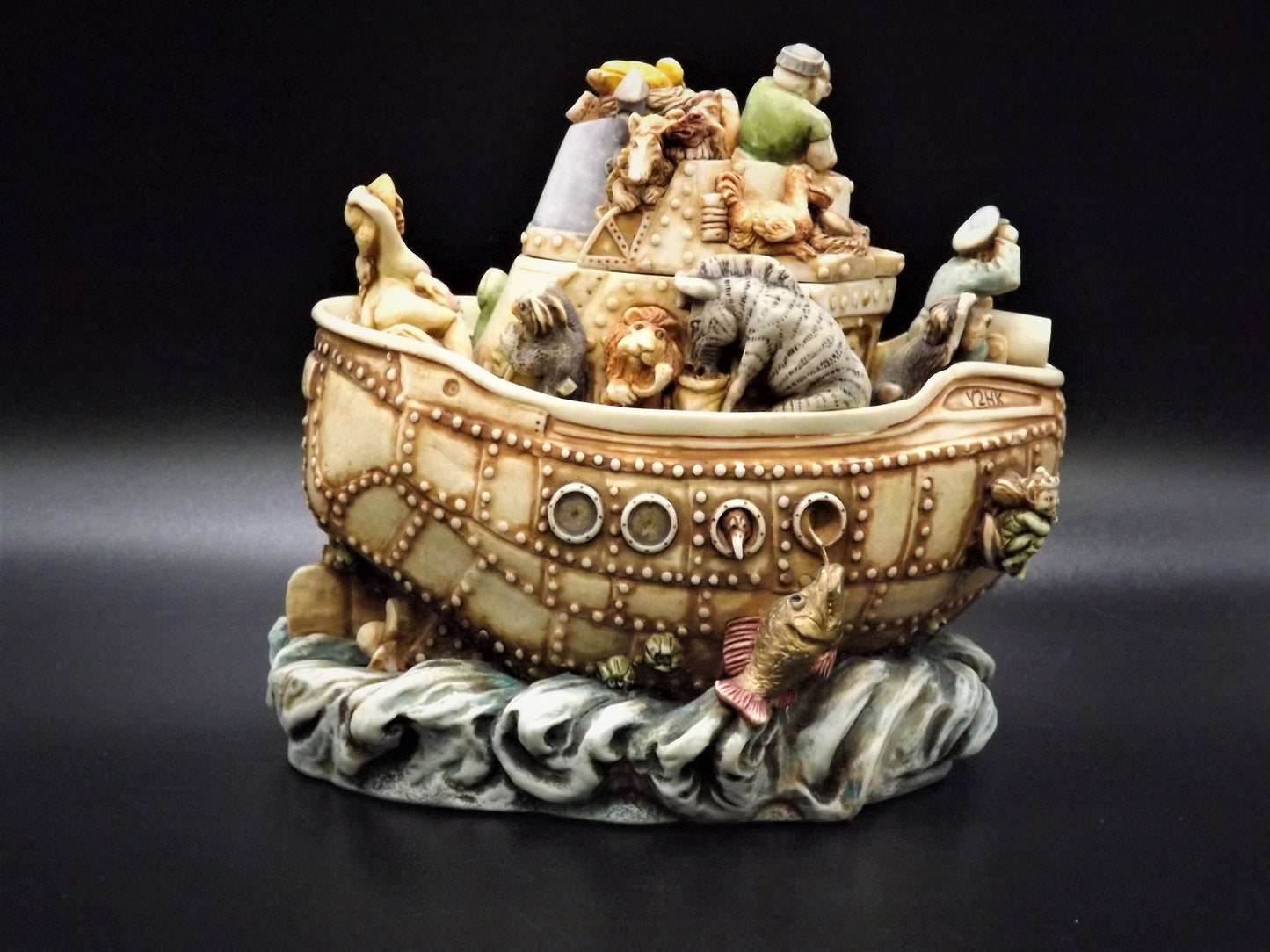 Harmony Kingdom Garden Lord Byron Y2HK Figurine - 1999 Timed Edition