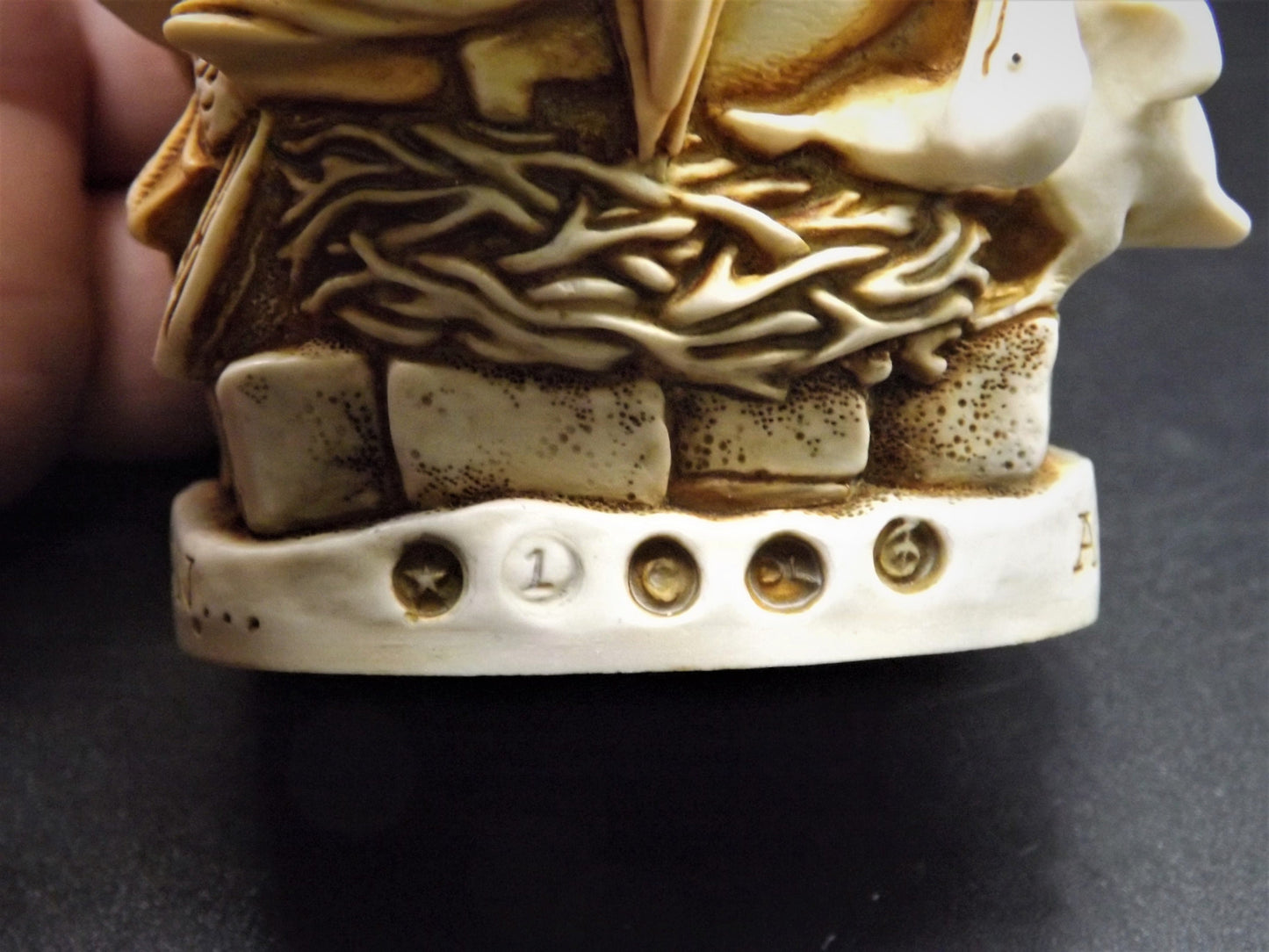 Retired 1998 Harmony Kingdom "Pell Mell" piece Excellent condition with original box