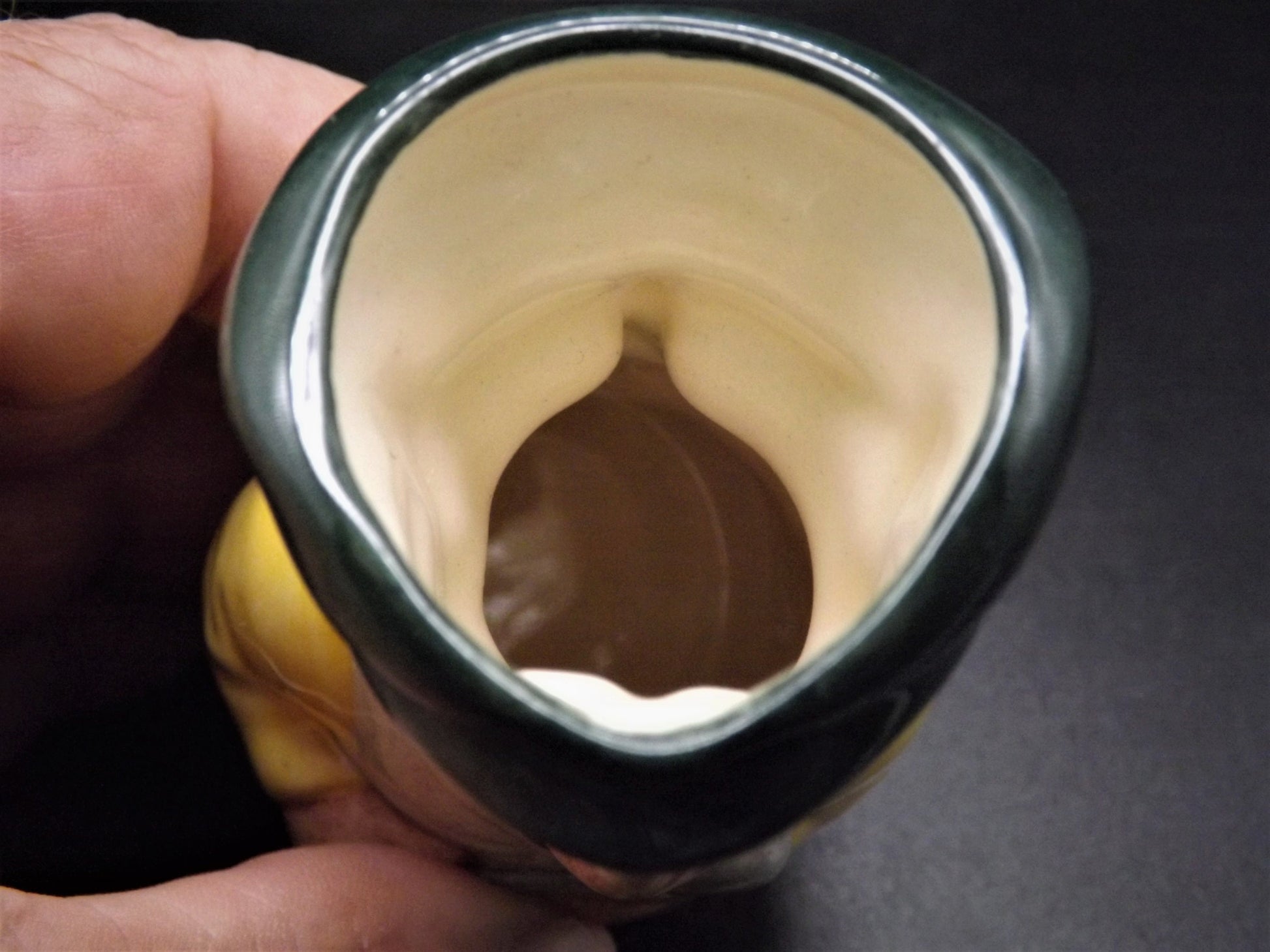 Closeout Sale! Vintage 1985 Royal Doulton Doultonville Collection D-6740 Major Green The Golfer. Excellent condition no box.