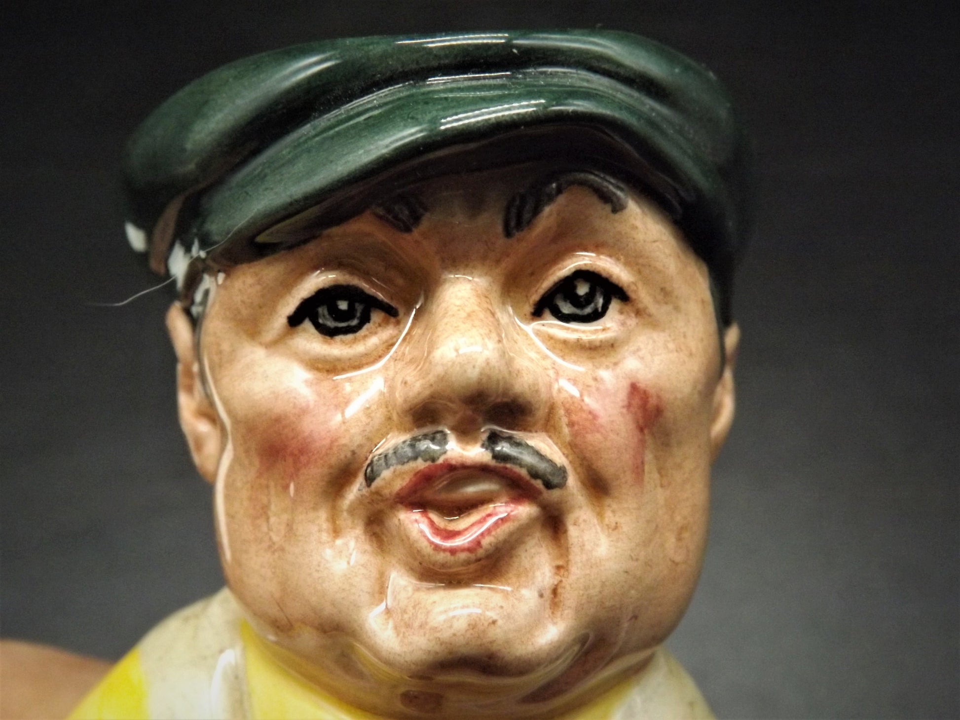 Closeout Sale! Vintage 1985 Royal Doulton Doultonville Collection D-6740 Major Green The Golfer. Excellent condition no box.