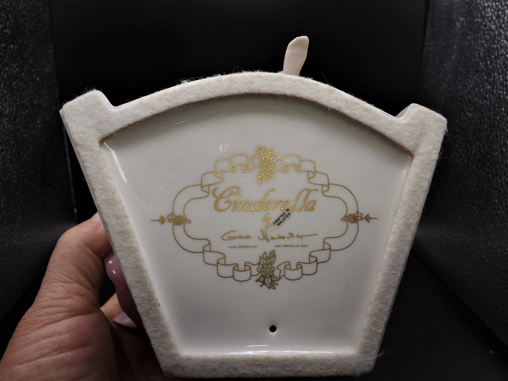 Closeout sale! Vintage 1988 Cinderella Franklin Mint Disney Porcelain Figurine designed by Gerda Neubacher. Exceptional condition.