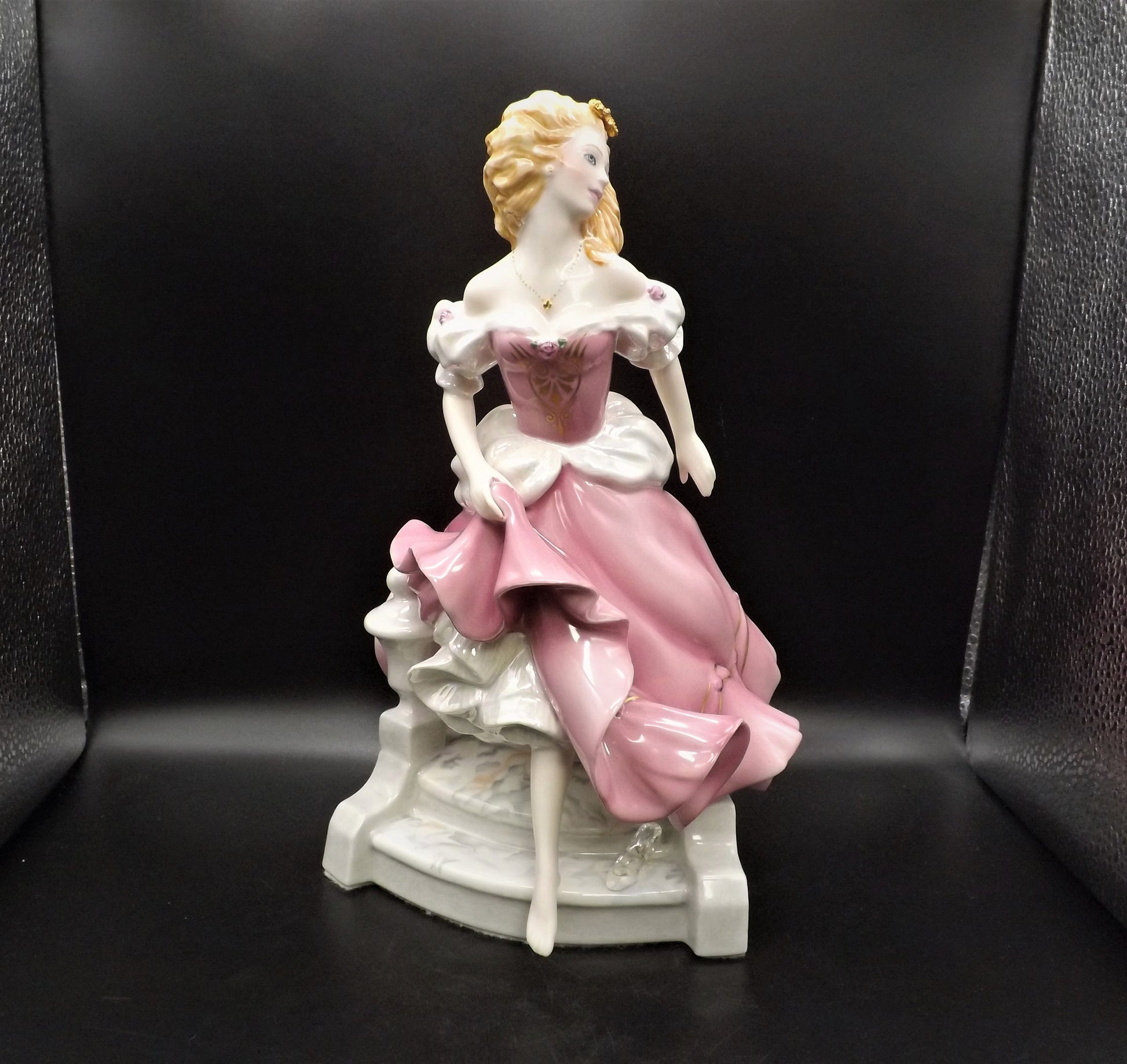Closeout sale! Vintage 1988 Cinderella Franklin Mint Disney Porcelain Figurine designed by Gerda Neubacher. Exceptional condition.