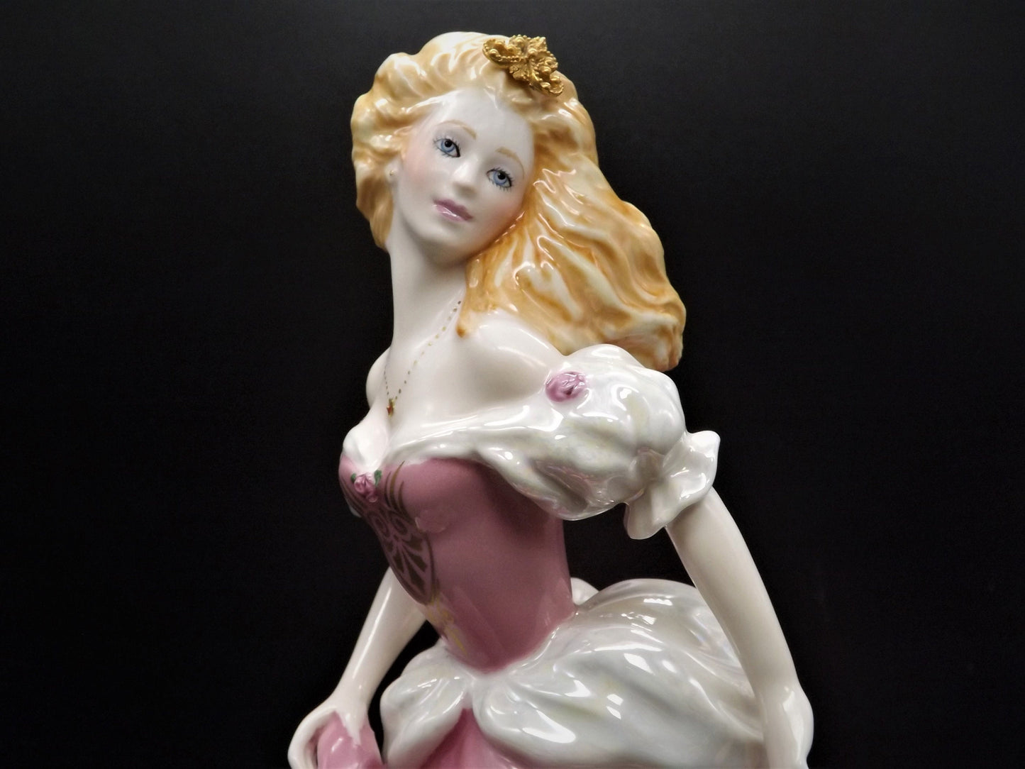 Closeout sale! Vintage 1988 Cinderella Franklin Mint Disney Porcelain Figurine designed by Gerda Neubacher. Exceptional condition.