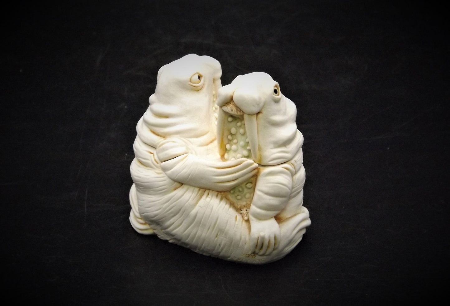 1994 Harmony Kingdom TJWA "Love Seat" Treasure Jest Walrus couple Figurine. Retired.