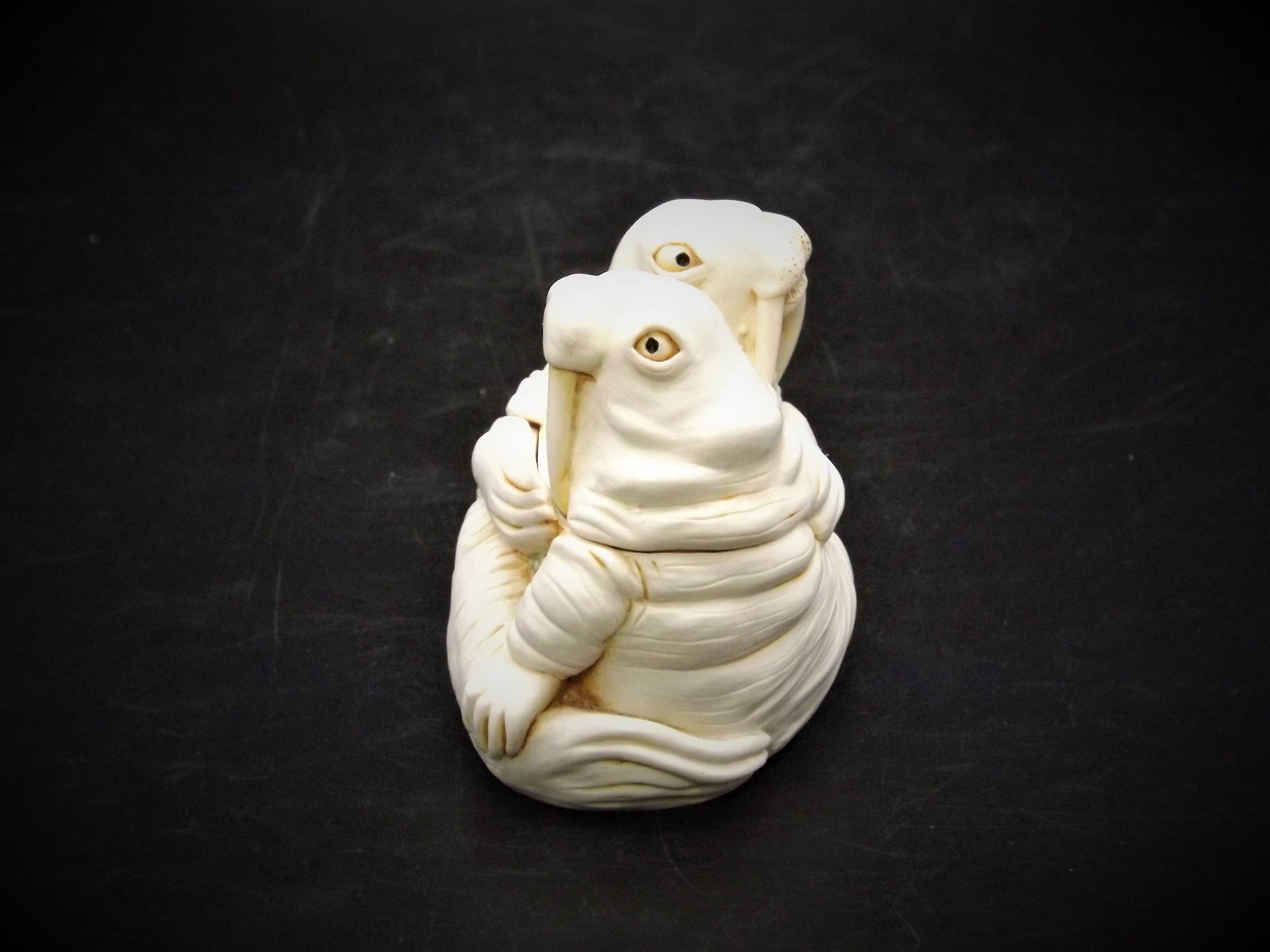 1994 Harmony Kingdom TJWA "Love Seat" Treasure Jest Walrus couple Figurine. Retired.