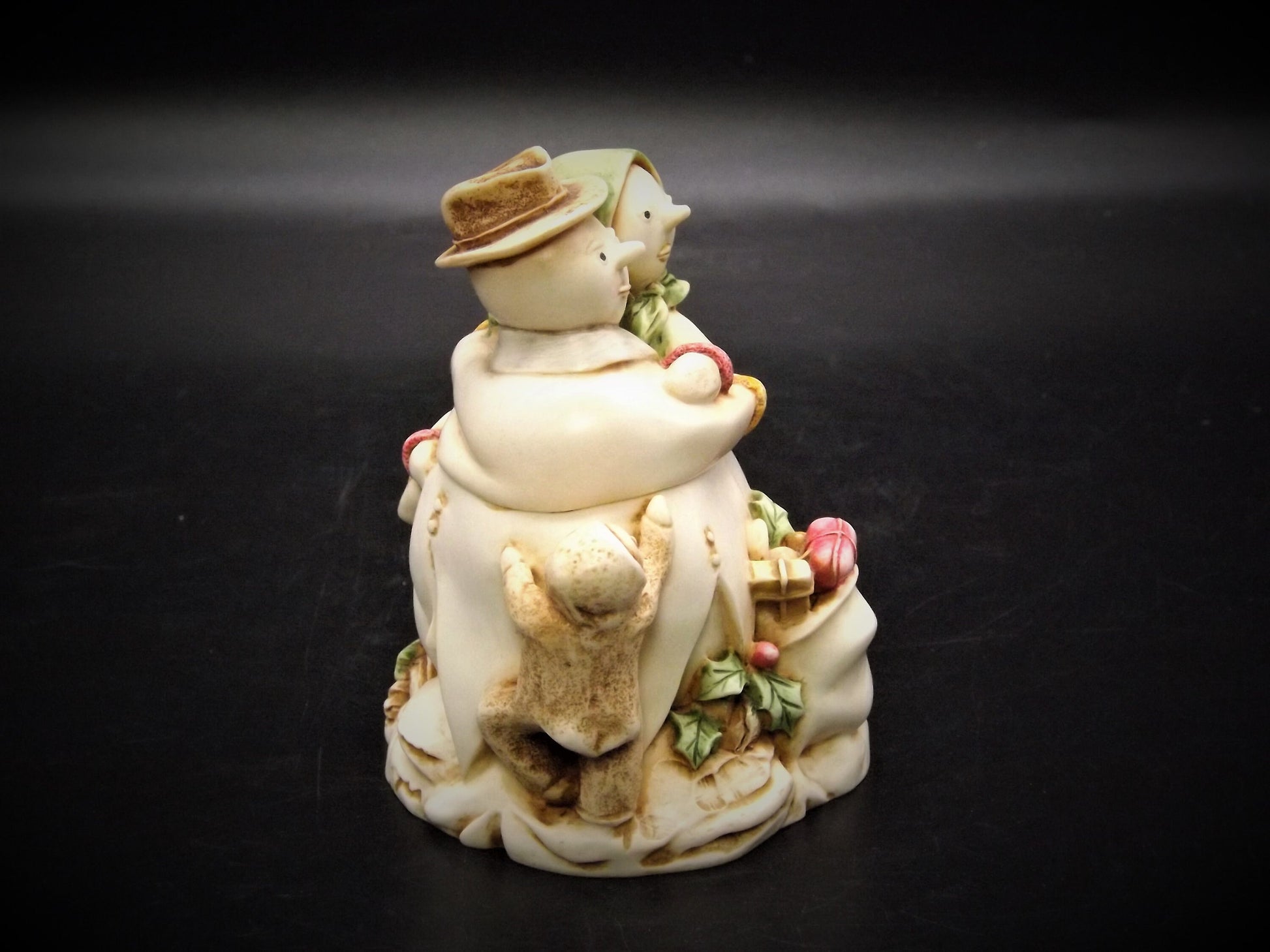 1999 Harmony Kingdom TJSESN99 "Snowdonia Fields" Snowman and Woman Treasure Jest Figurine. Retired.