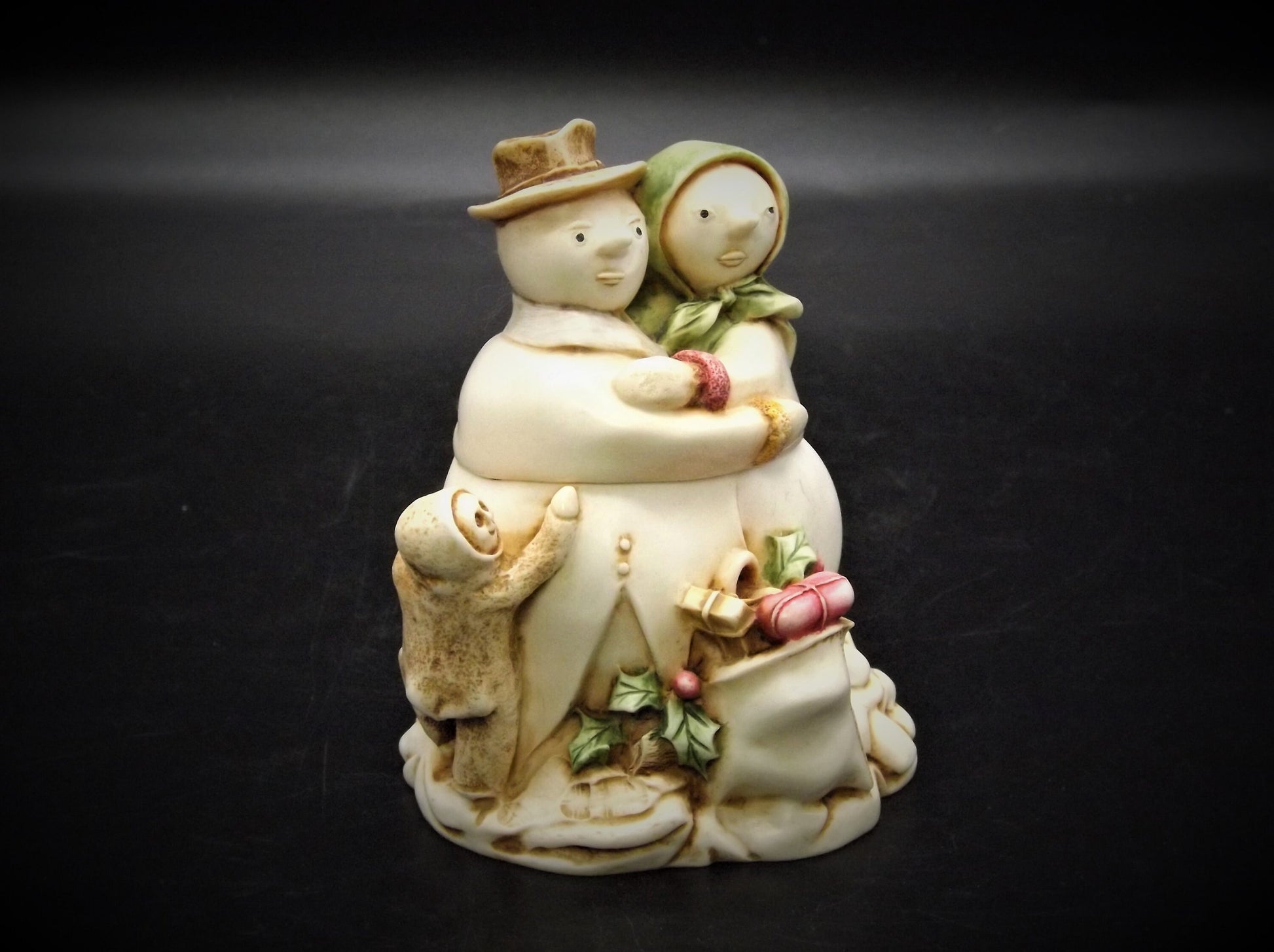 1999 Harmony Kingdom TJSESN99 "Snowdonia Fields" Snowman and Woman Treasure Jest Figurine. Retired.