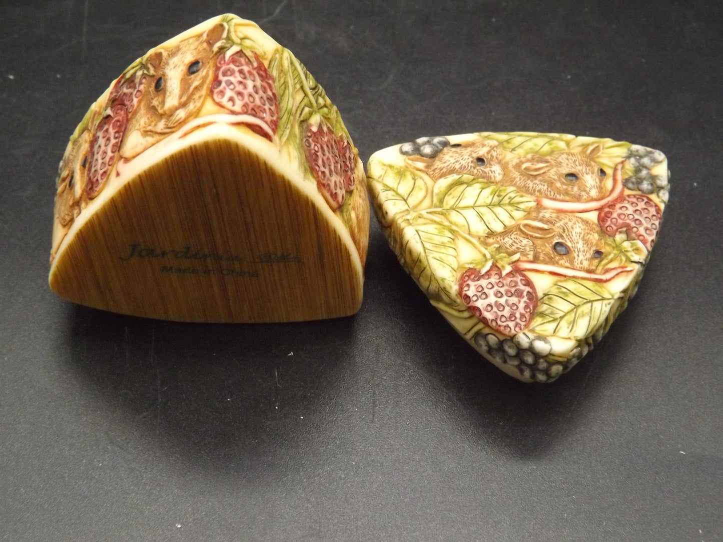 Harmony Kingdom Jardinia "Strawberry Fields" Trinket Box with Box