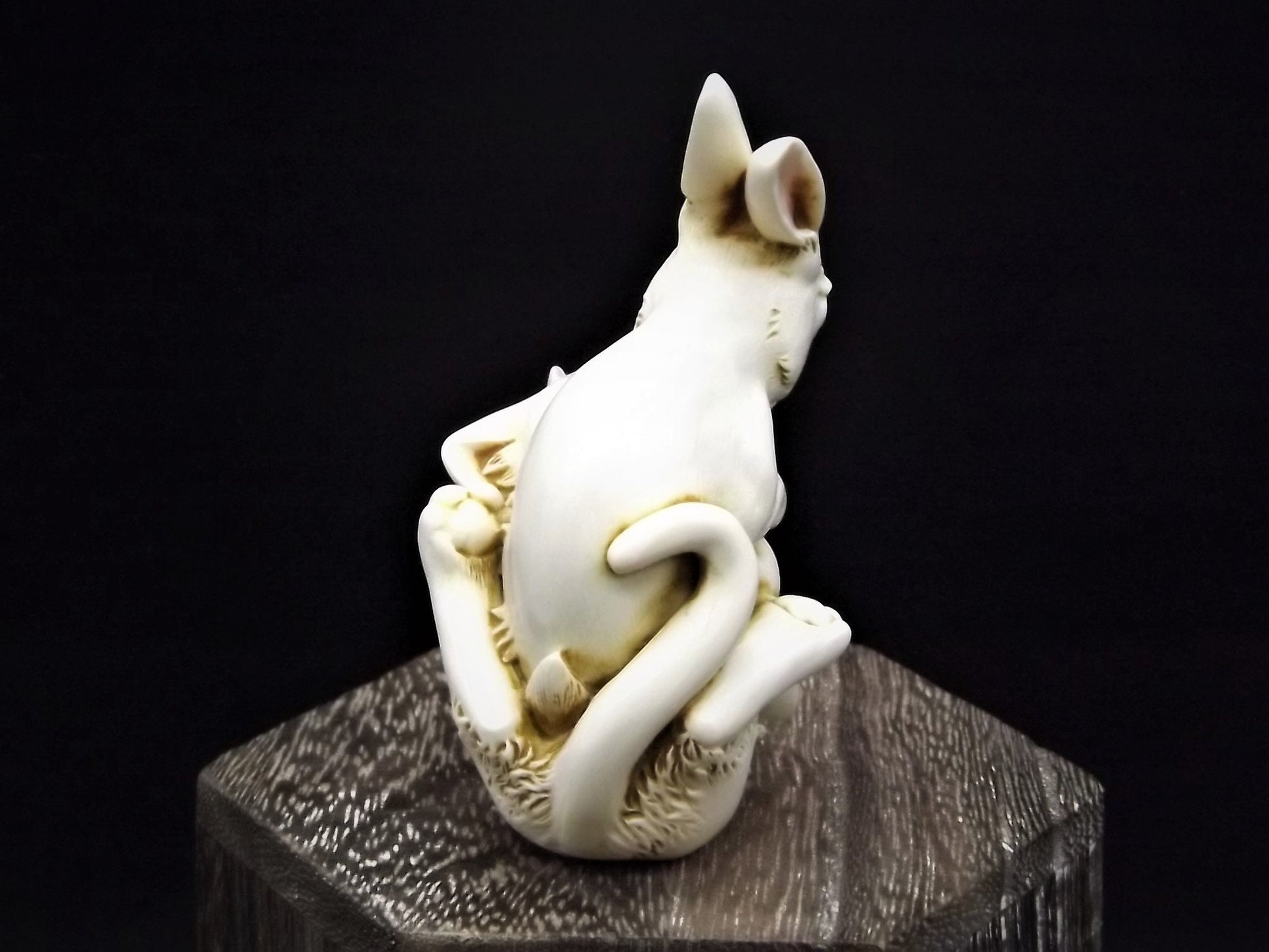 Adam Binder Editions "Kissing Breeze" Figurine - Limited Edition #177/400