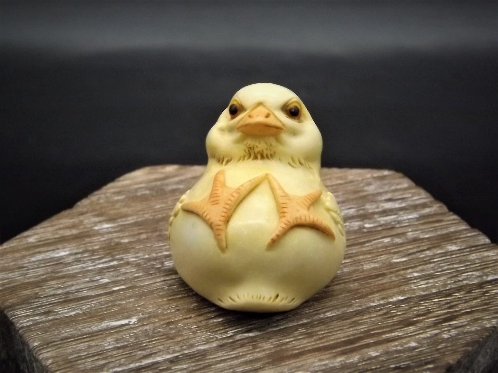 Adam Binder Palm Charm Netsuke series "Yellow Chick" Limited Edition of only 1200 pieces made. With original box No COA. Excellent shape