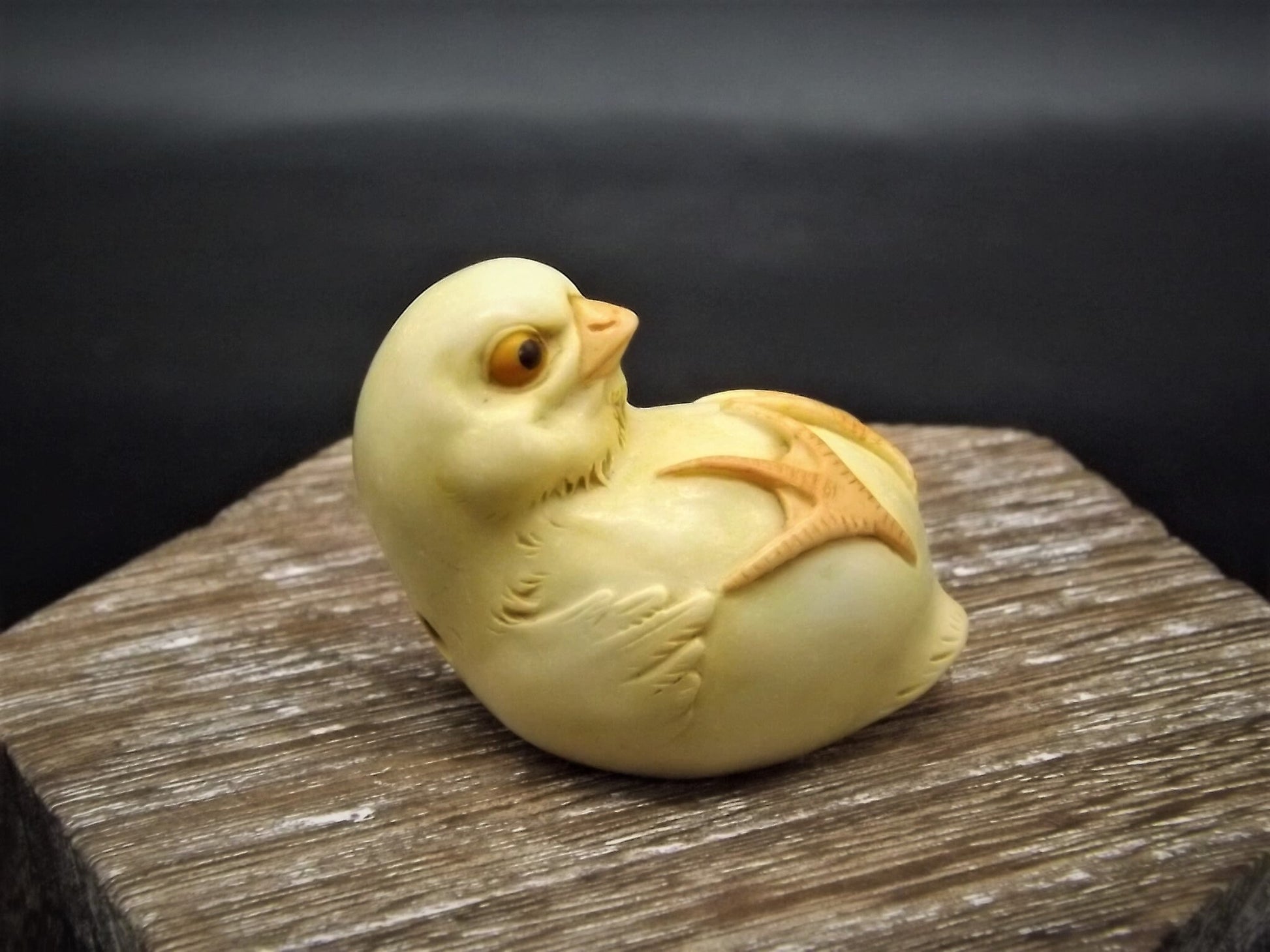 Adam Binder Palm Charm Netsuke series "Yellow Chick" Limited Edition of only 1200 pieces made. With original box No COA. Excellent shape
