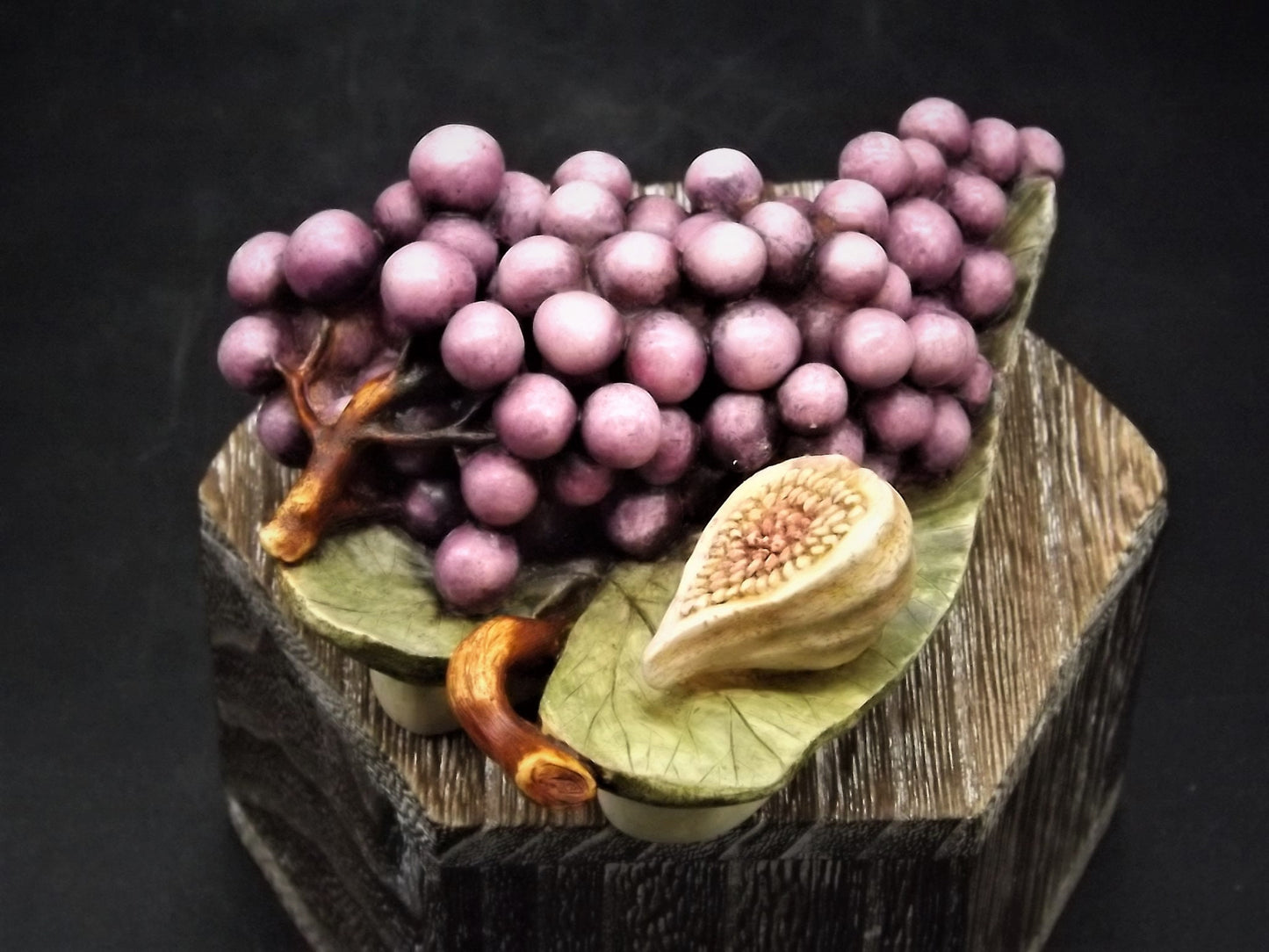 Harmony Kingdom Grapes Figurine - Lord Byron's Harmony Garden - With Original Box