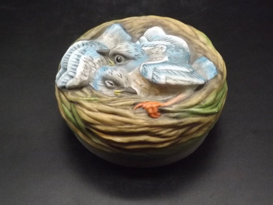 Closeout Sale! Vintage 1970's Boehm "Baby Buntings" baby birds in a nest. Excellent condition!