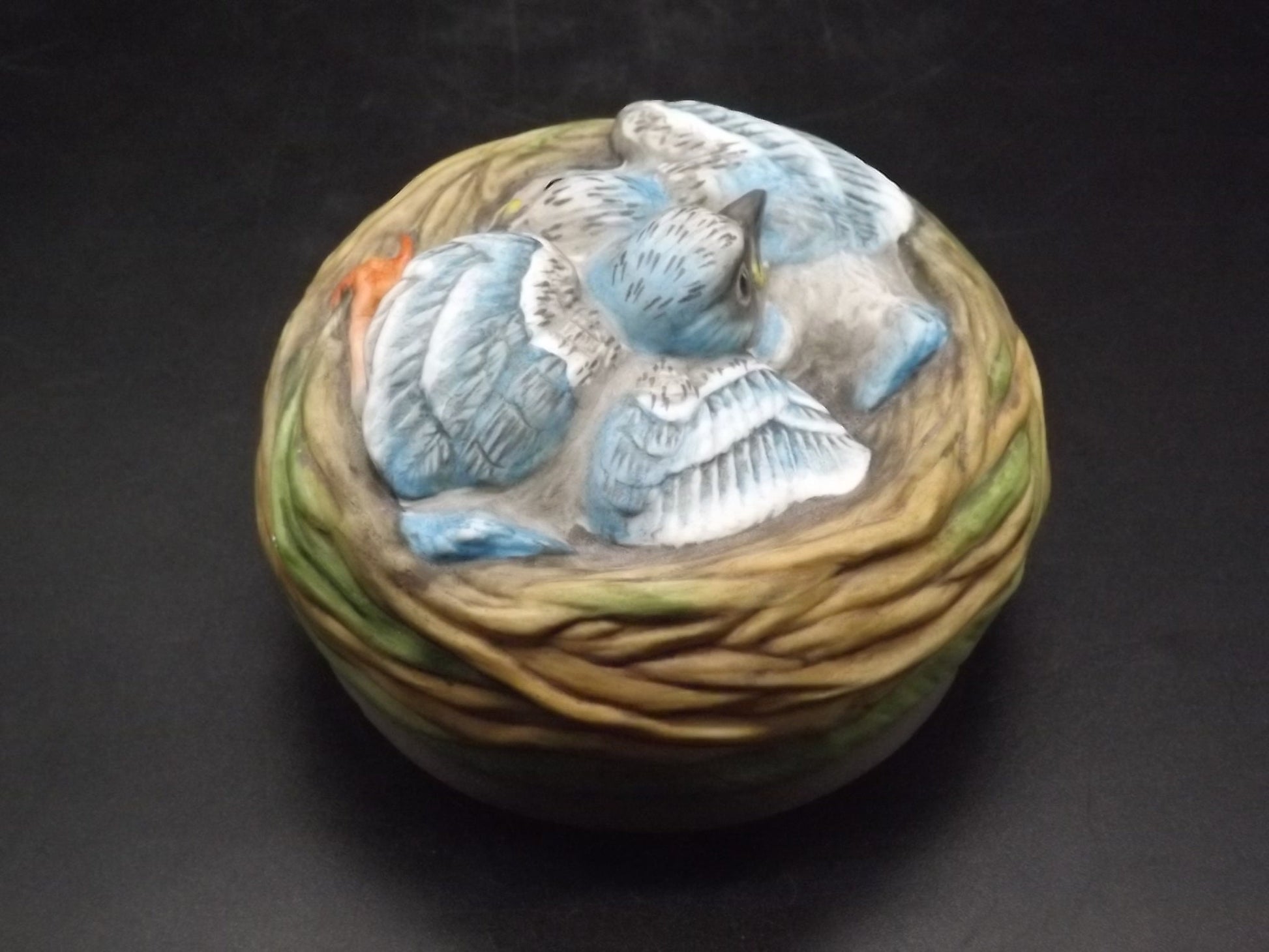 Closeout Sale! Vintage 1970's Boehm "Baby Buntings" baby birds in a nest. Excellent condition!