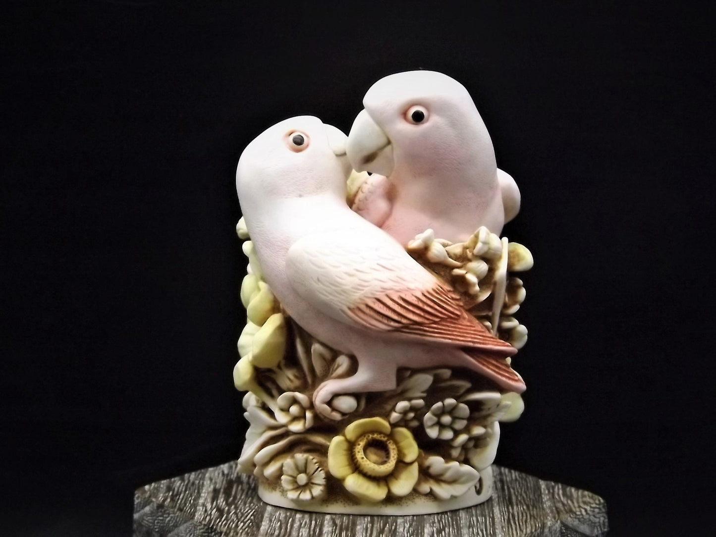 Harmony Kingdom Lovebirds Figurine: 1998 Romance Annual, David Lawrence