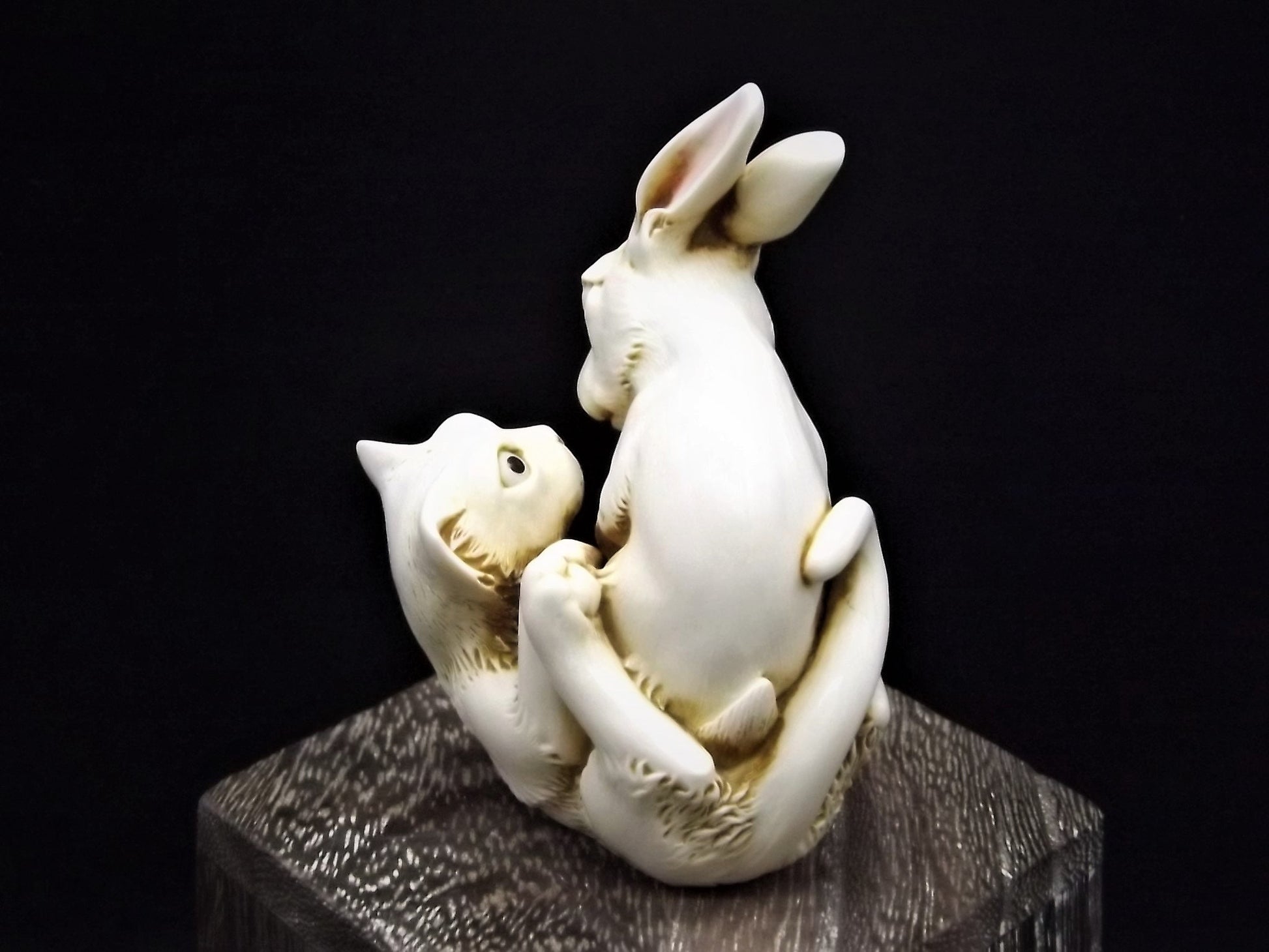 Adam Binder Editions "Kissing Breeze" Figurine - Limited Edition #177/400