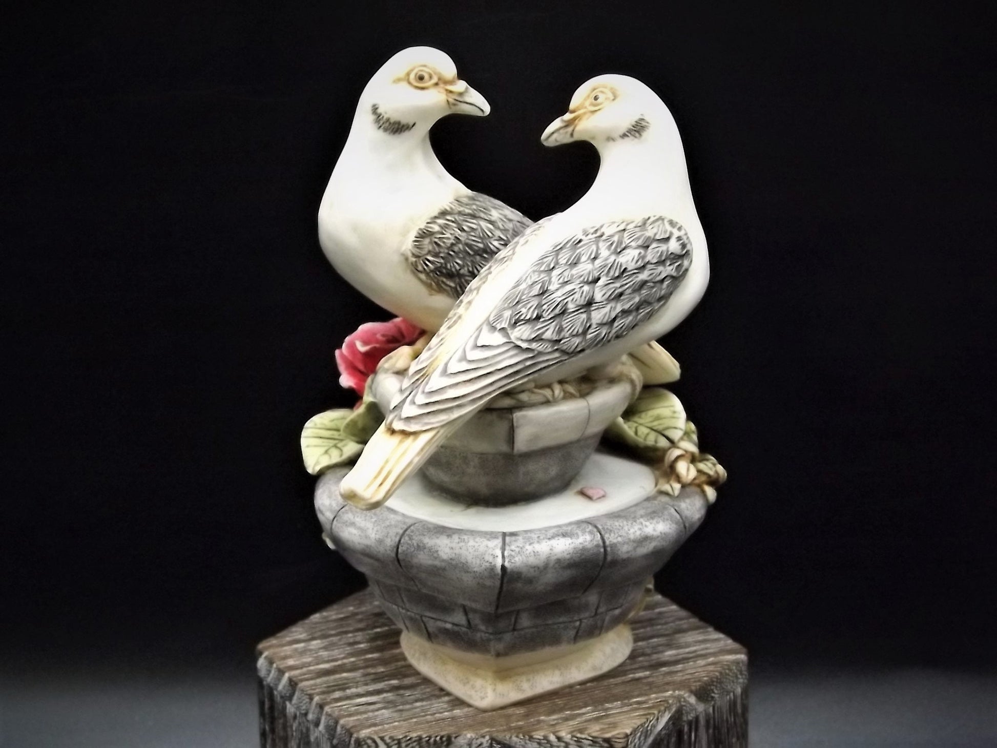 Closeout Sale Retired Harmony Kingdom "Love and Peace'" Special Edition Jest Figurine with box and COA. Excellent condition. Hearts Version!