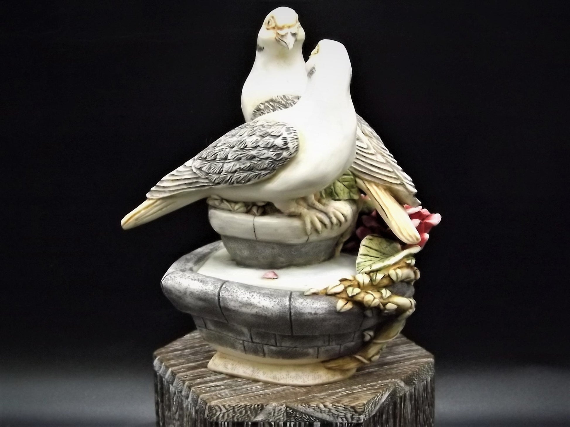 Closeout Sale Retired Harmony Kingdom "Love and Peace'" Special Edition Jest Figurine with box and COA. Excellent condition. Hearts Version!