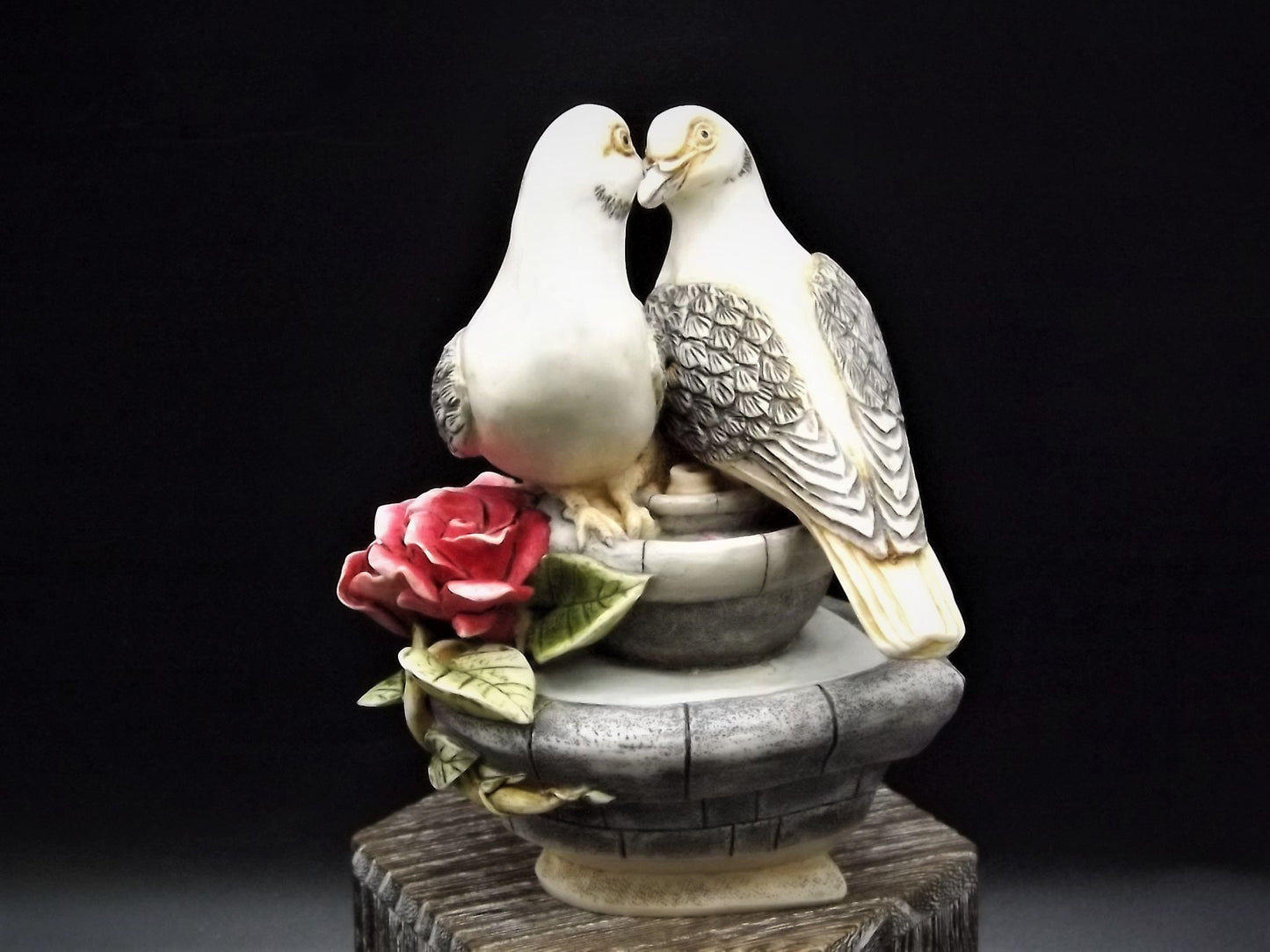 Closeout Sale Retired Harmony Kingdom "Love and Peace'" Special Edition Jest Figurine with box and COA. Excellent condition. Hearts Version!