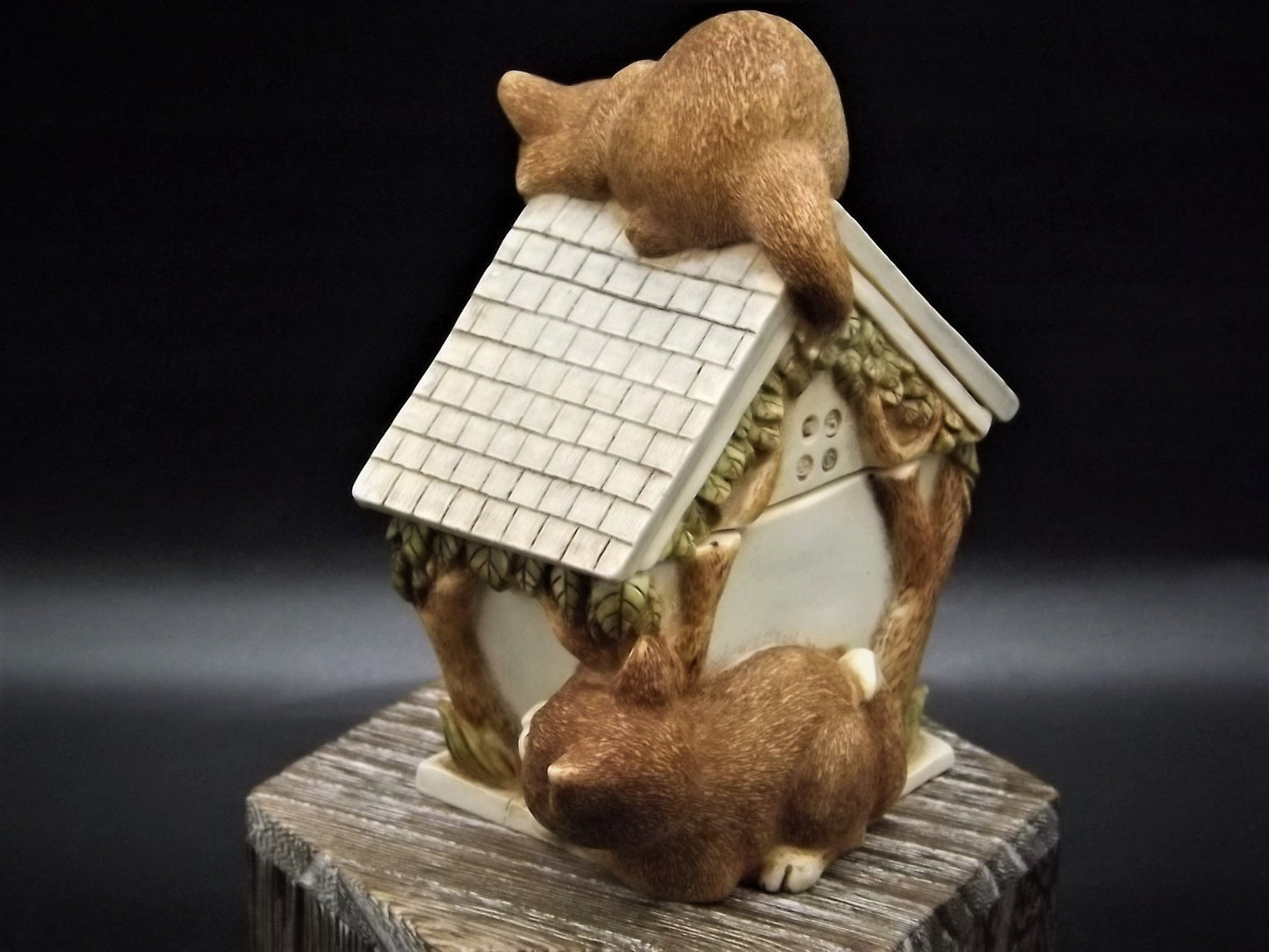 Harmony Kingdom Play Time Cats on Clock Figurine - Limited Edition #695/1200