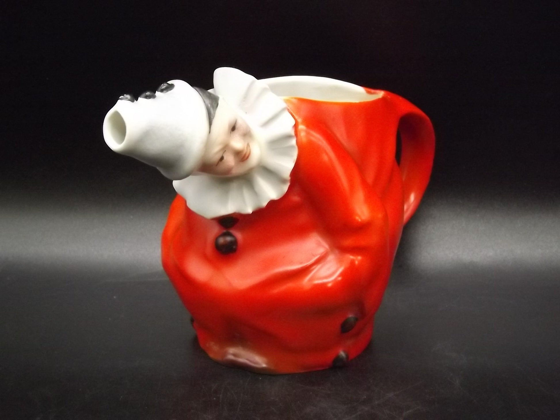Closeout Sale! Vintage Royal Beyreuth Harlequin Clown Creamer #827. Excellent condition with no chips or cracks.