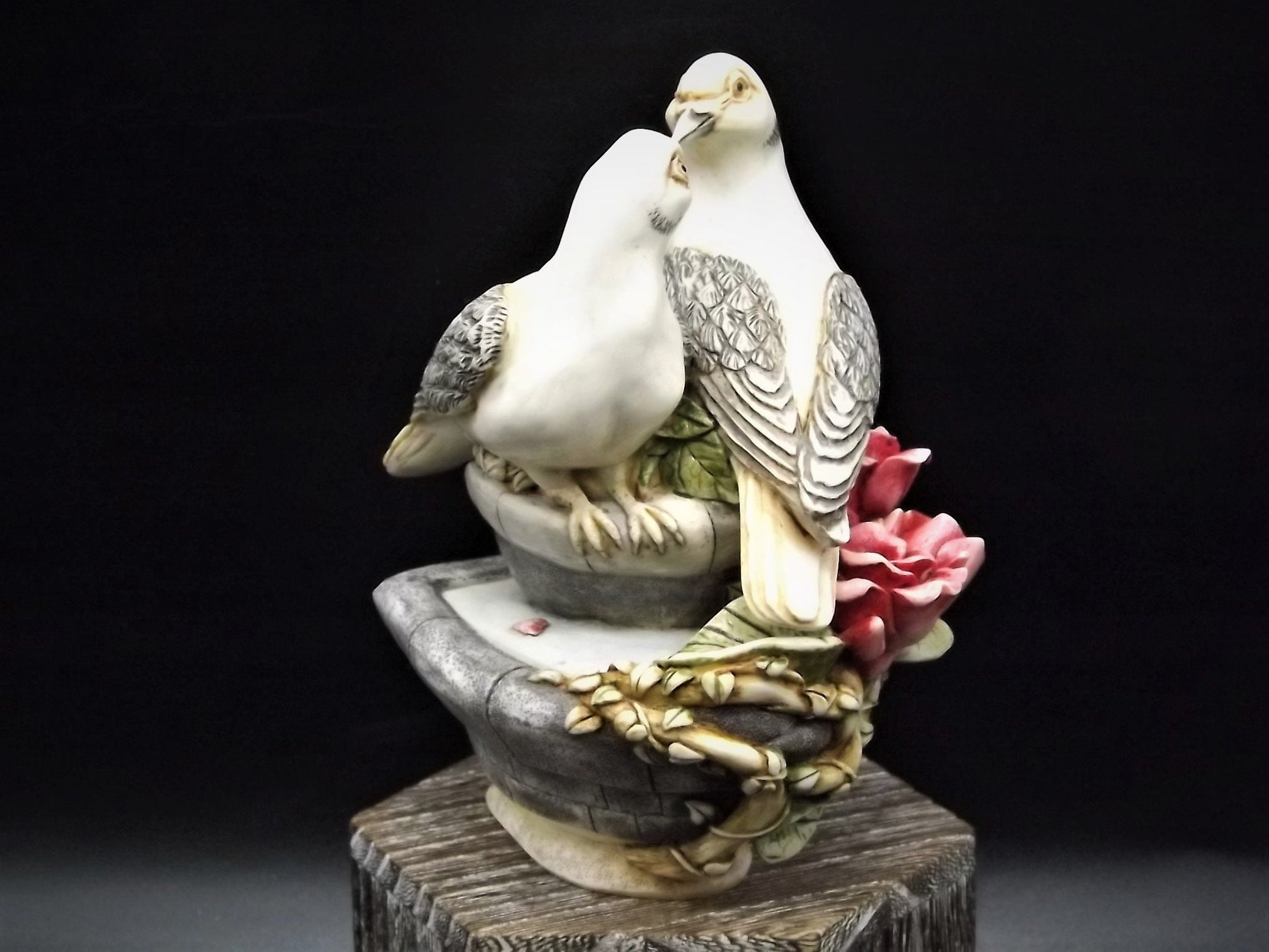 Closeout Sale Retired Harmony Kingdom "Love and Peace'" Special Edition Jest Figurine with box and COA. Excellent condition. Hearts Version!