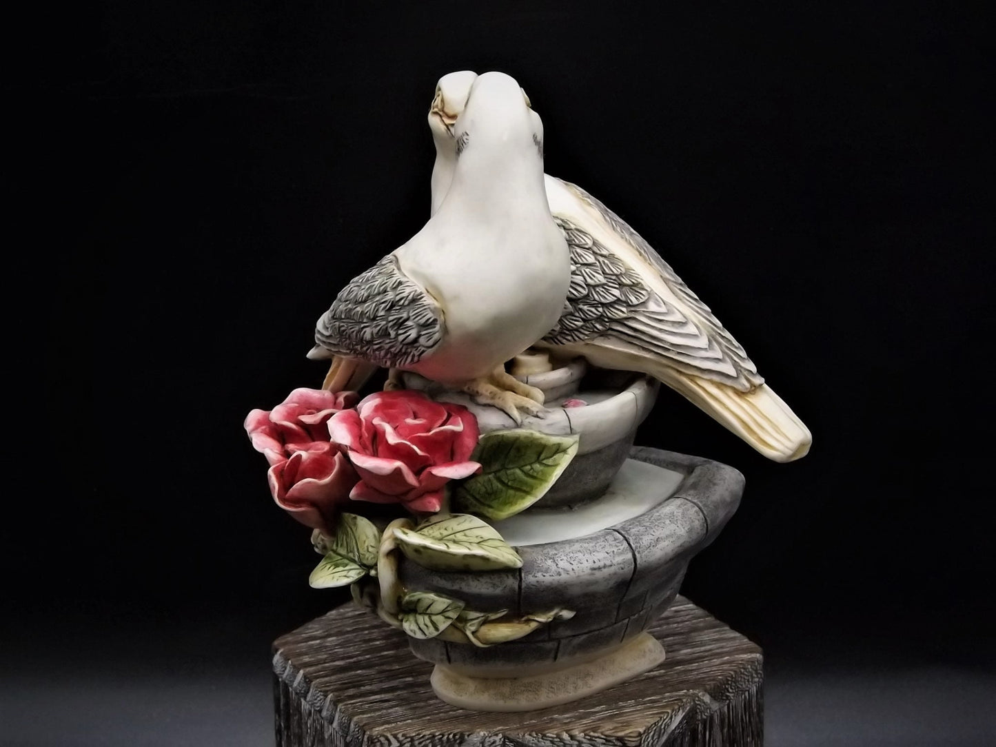 Closeout Sale Retired Harmony Kingdom "Love and Peace'" Special Edition Jest Figurine with box and COA. Excellent condition. Hearts Version!