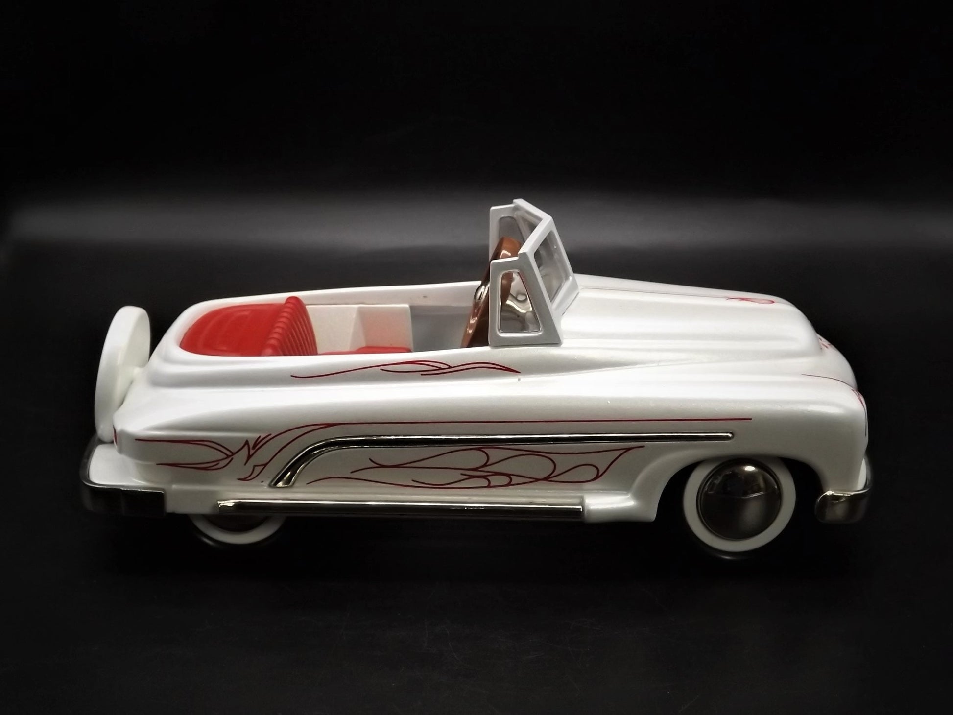 Closeout Sale! Vintage 1998 Hallmark Kiddie Car Classics 1950's Custom Convertible with original box and COA. Excellent condition.