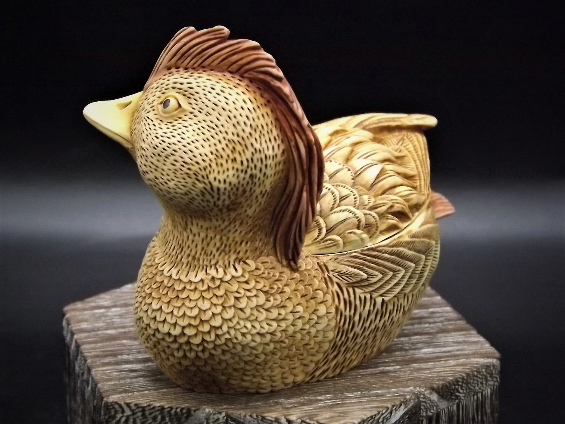 Closeout Sale! Vintage Harmony Kingdom "Keeping Current" Early Duck piece Excellent condition. with cracked egg inside.
