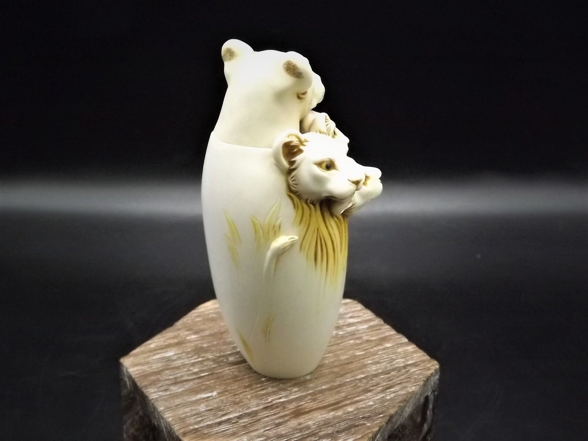 Adam Binder Special Moments series "Mothers Pride". With original box and COA. Excellent shape limited edition #283/600.