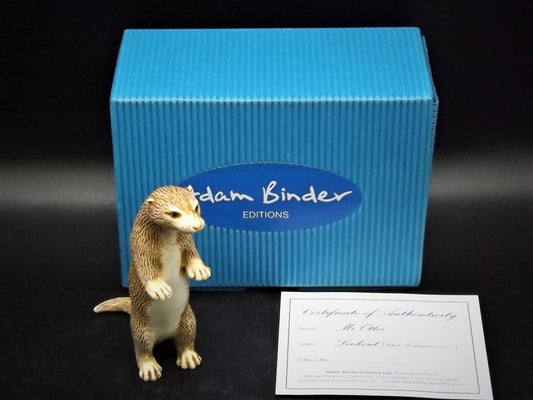 Adam Binder Club Redemption series "Mr. Otter". With original box and COA. Excellent shape limited edition of 600 pieces.