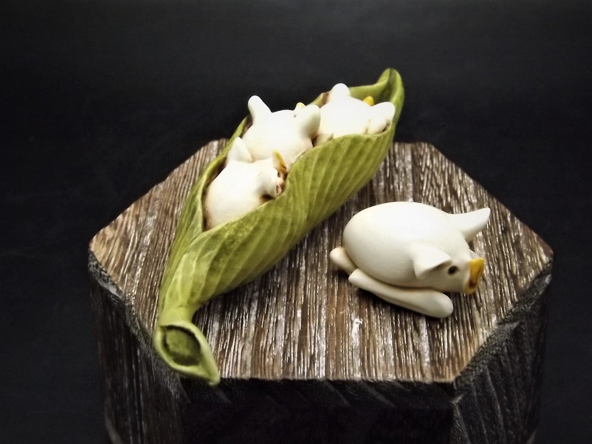 Adam Binder Let's Play series "Ivory Three Little Pigs". With original box and COA. Excellent shape limited edition #85/250.