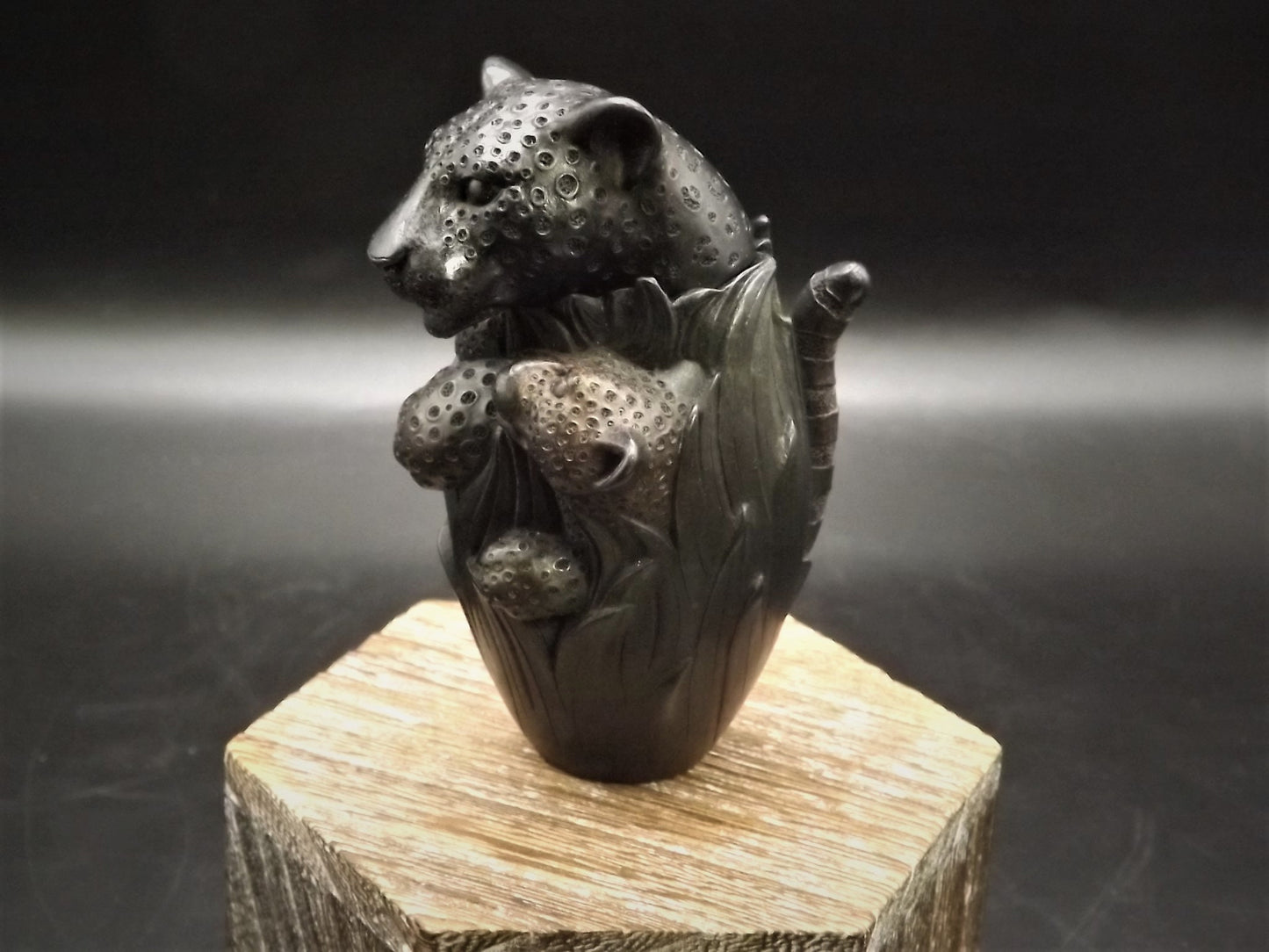 Adam Binder Special Moments series "Panthers Pass". With original box and COA. Excellent shape limited edition #85/150.