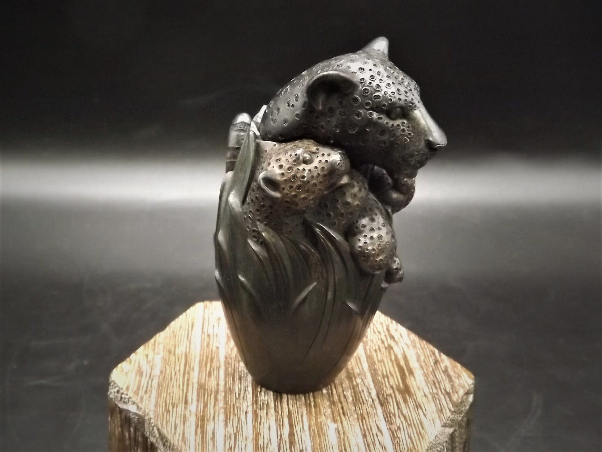 Adam Binder Special Moments series "Panthers Pass". With original box and COA. Excellent shape limited edition #85/150.