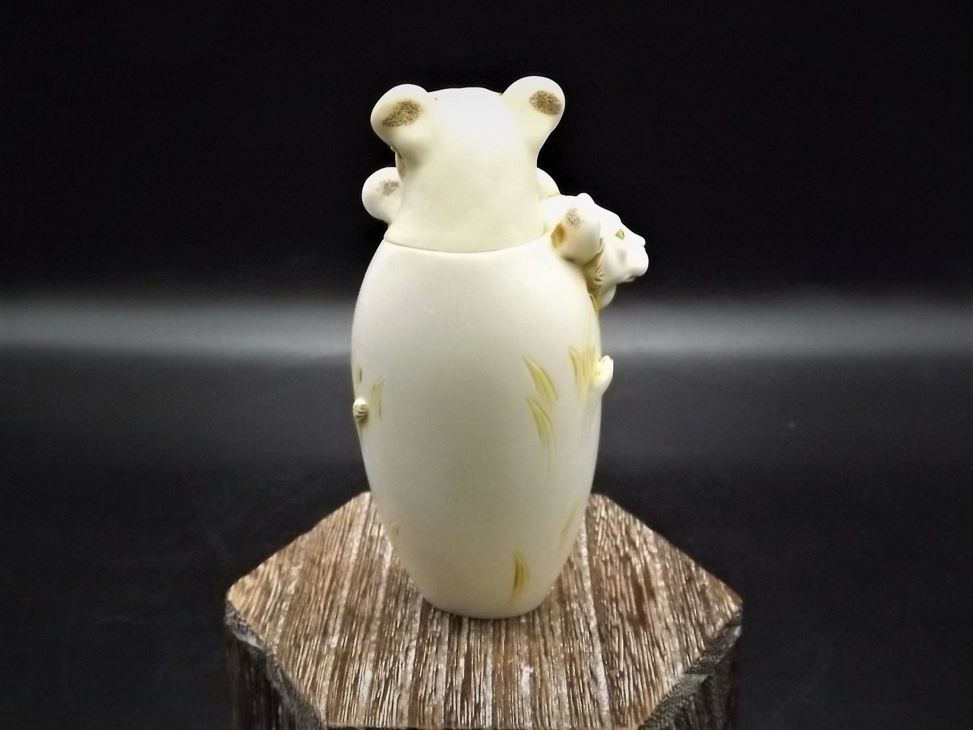 Adam Binder Special Moments series "Mothers Pride". With original box and COA. Excellent shape limited edition #283/600.