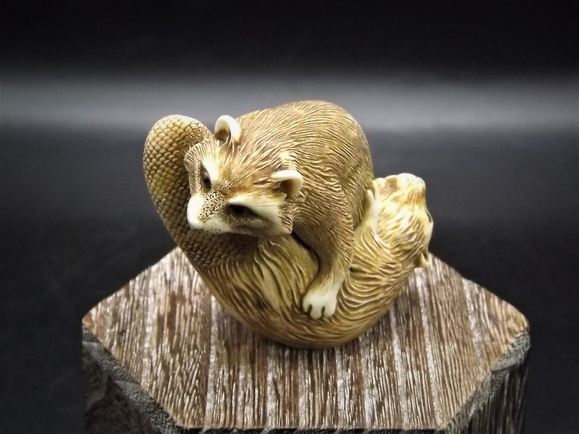 Adam Binder Let's Play series "Beaver and the Bandit". With original box and COA. Excellent shape limited edition #281/600.