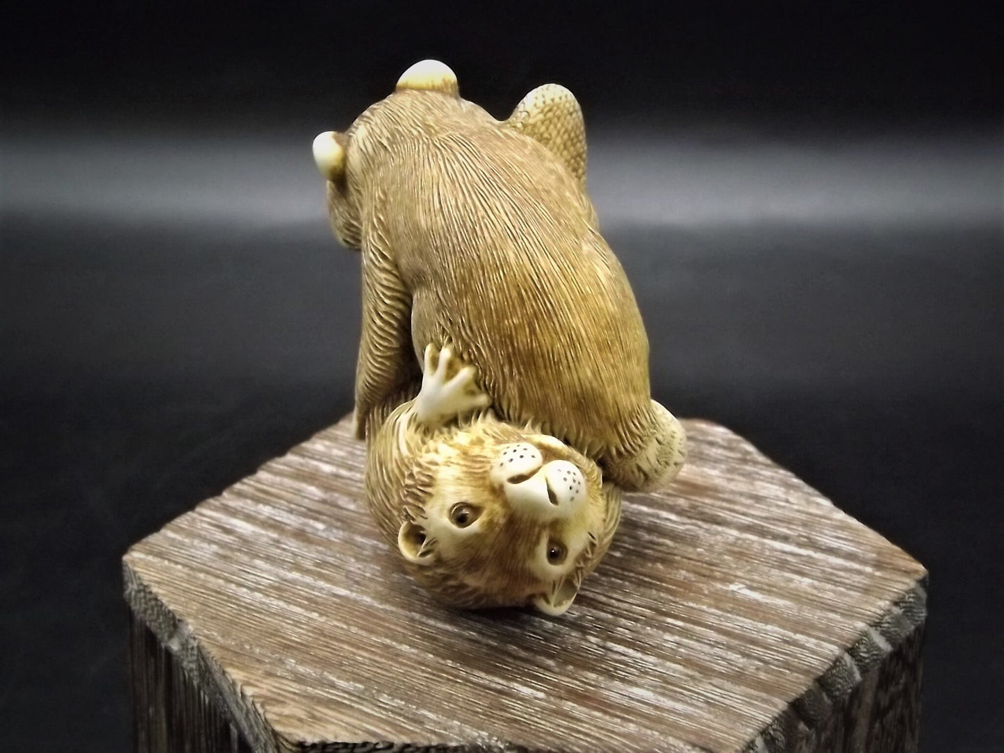 Adam Binder Let's Play series "Beaver and the Bandit". With original box and COA. Excellent shape limited edition #281/600.