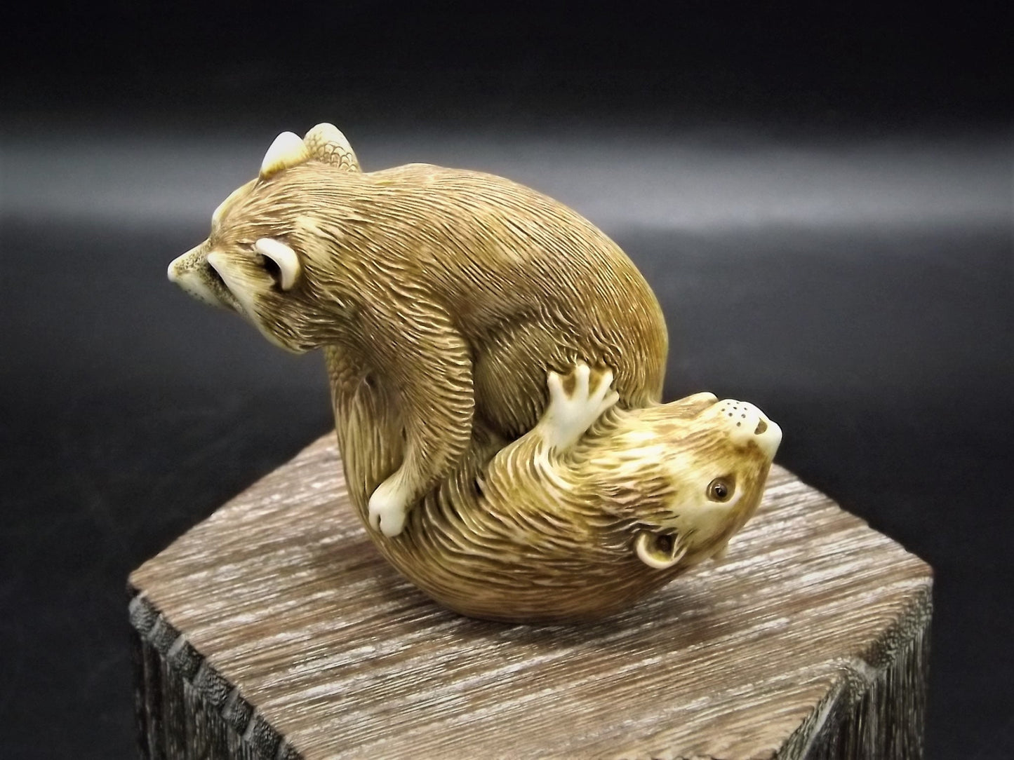 Adam Binder Let's Play series "Beaver and the Bandit". With original box and COA. Excellent shape limited edition #281/600.