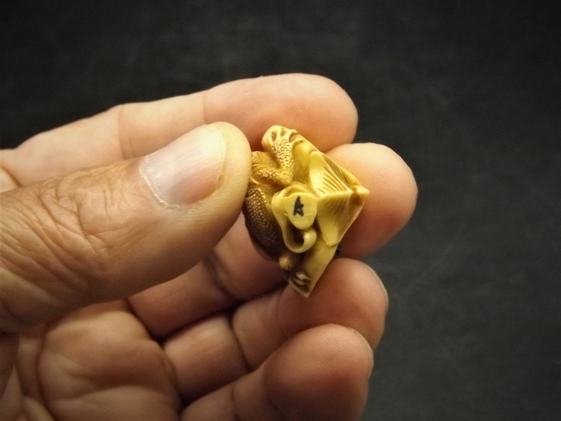 Adam Binder Netsuke "Owl Mask". With original box and COA. Excellent shape limited edition #271.