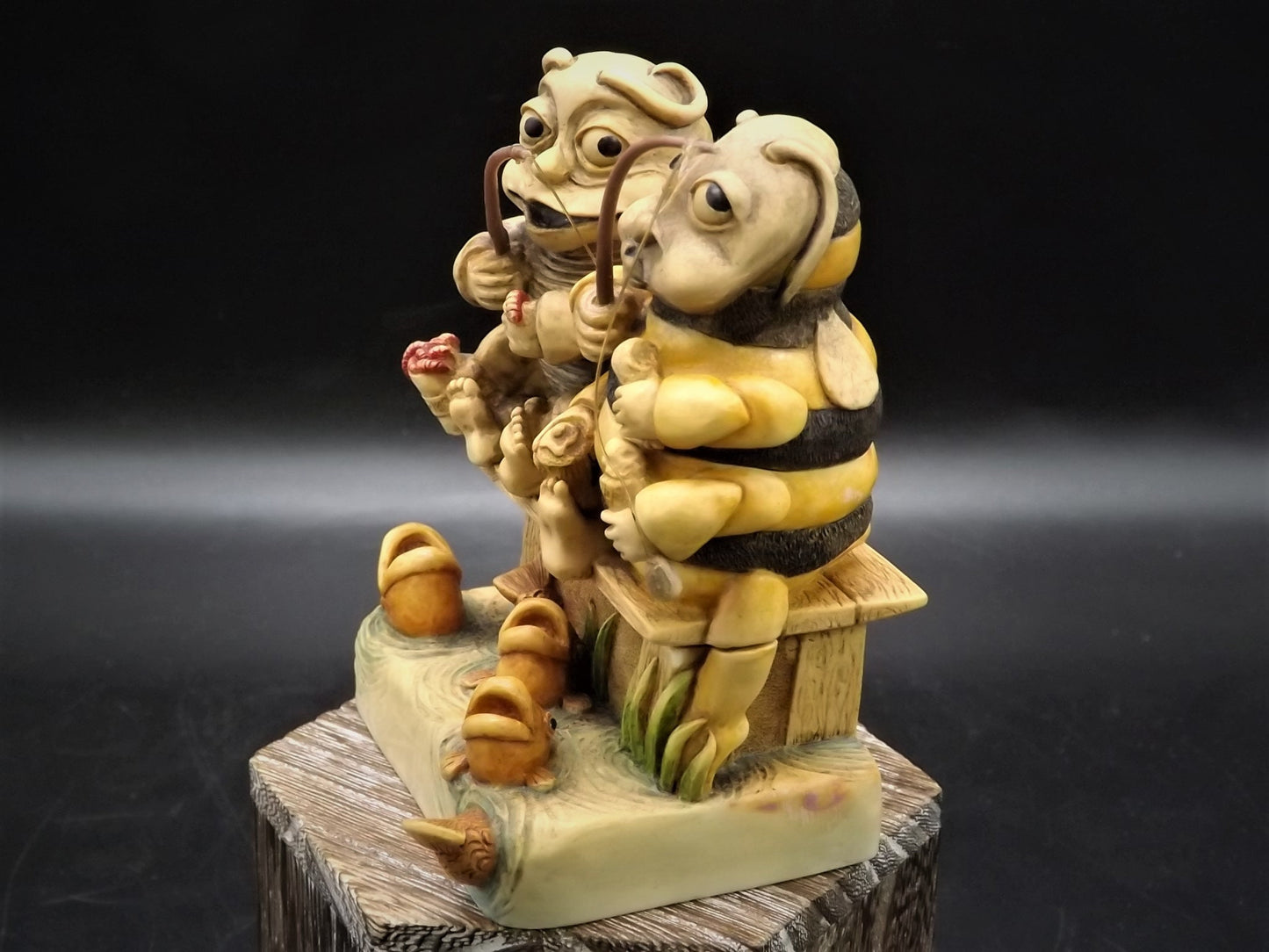 Harmony Kingdom "Byron & Bumbles" Lady Bug and Bee fishing Treasure Jest. Excellent! String not attached to worm on Byron's hand.