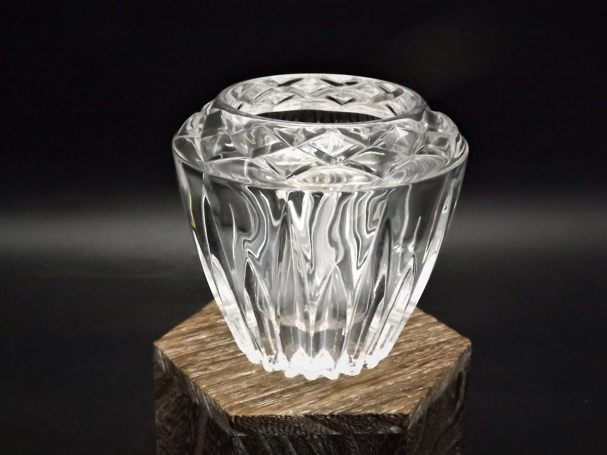 Classic Crystal Table lighter bottom piece only, Excellent condition!