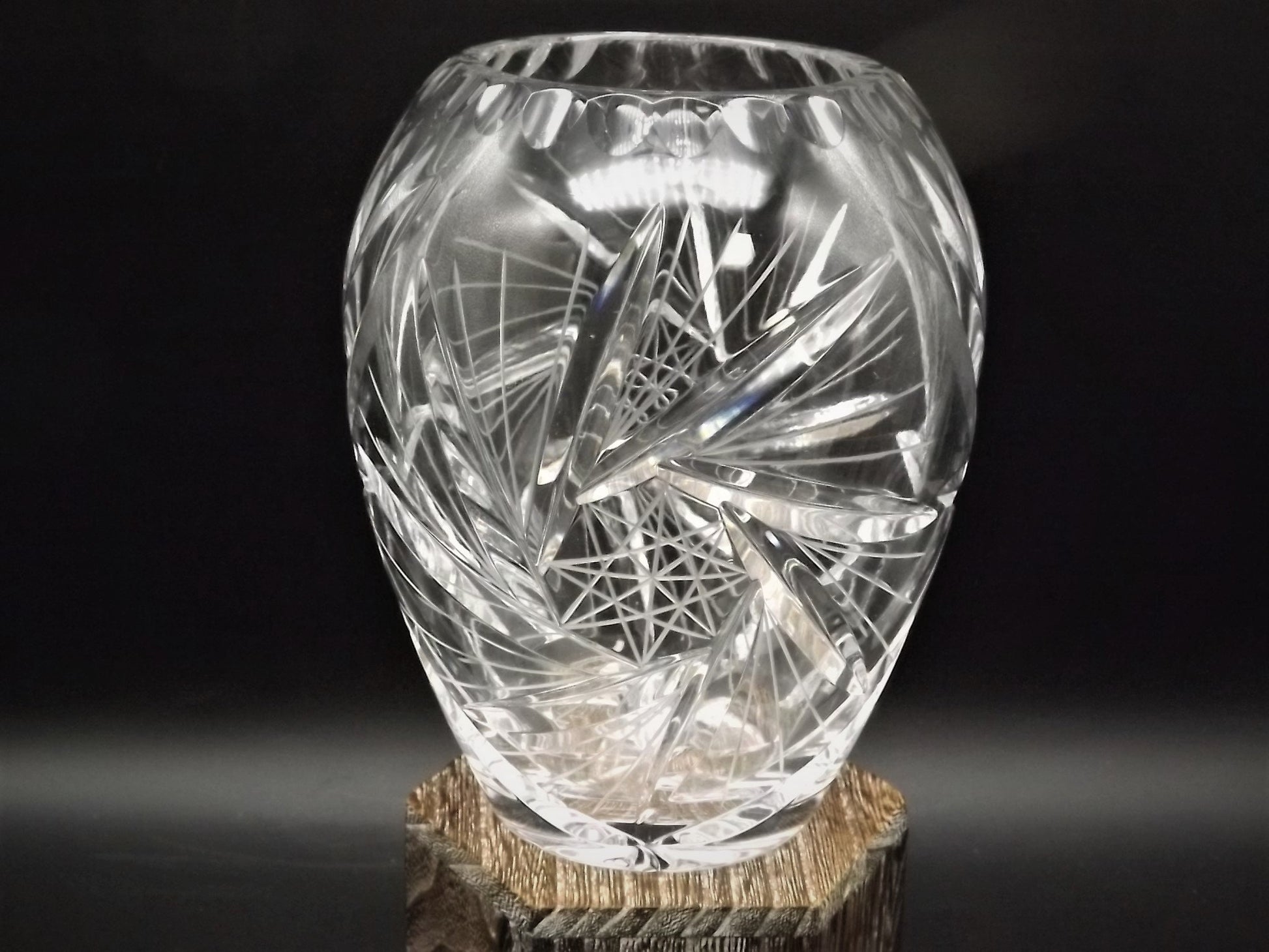 Classic Crystal Vase with Pinwheel design. Excellent condition