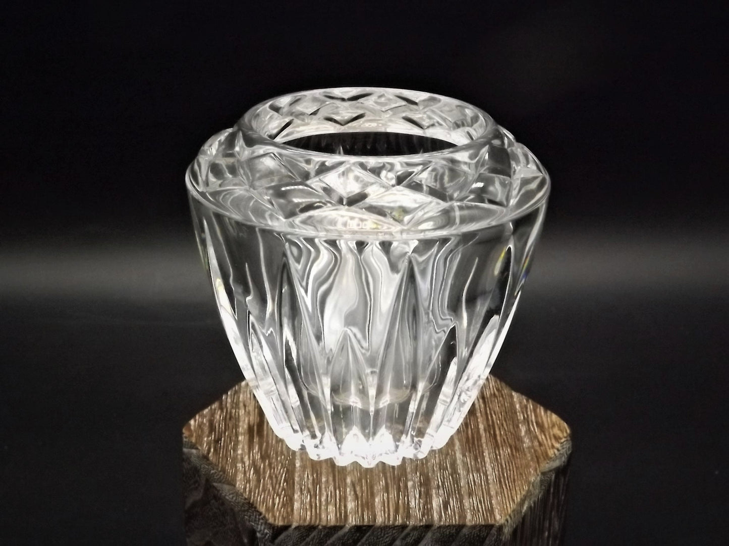Classic Crystal Table lighter bottom piece only, Excellent condition!