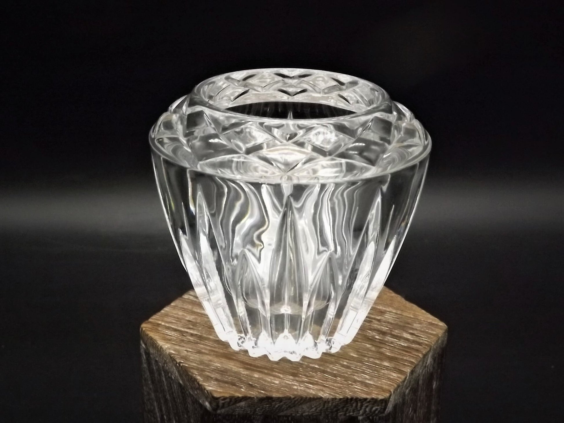 Classic Crystal Table lighter bottom piece only, Excellent condition!