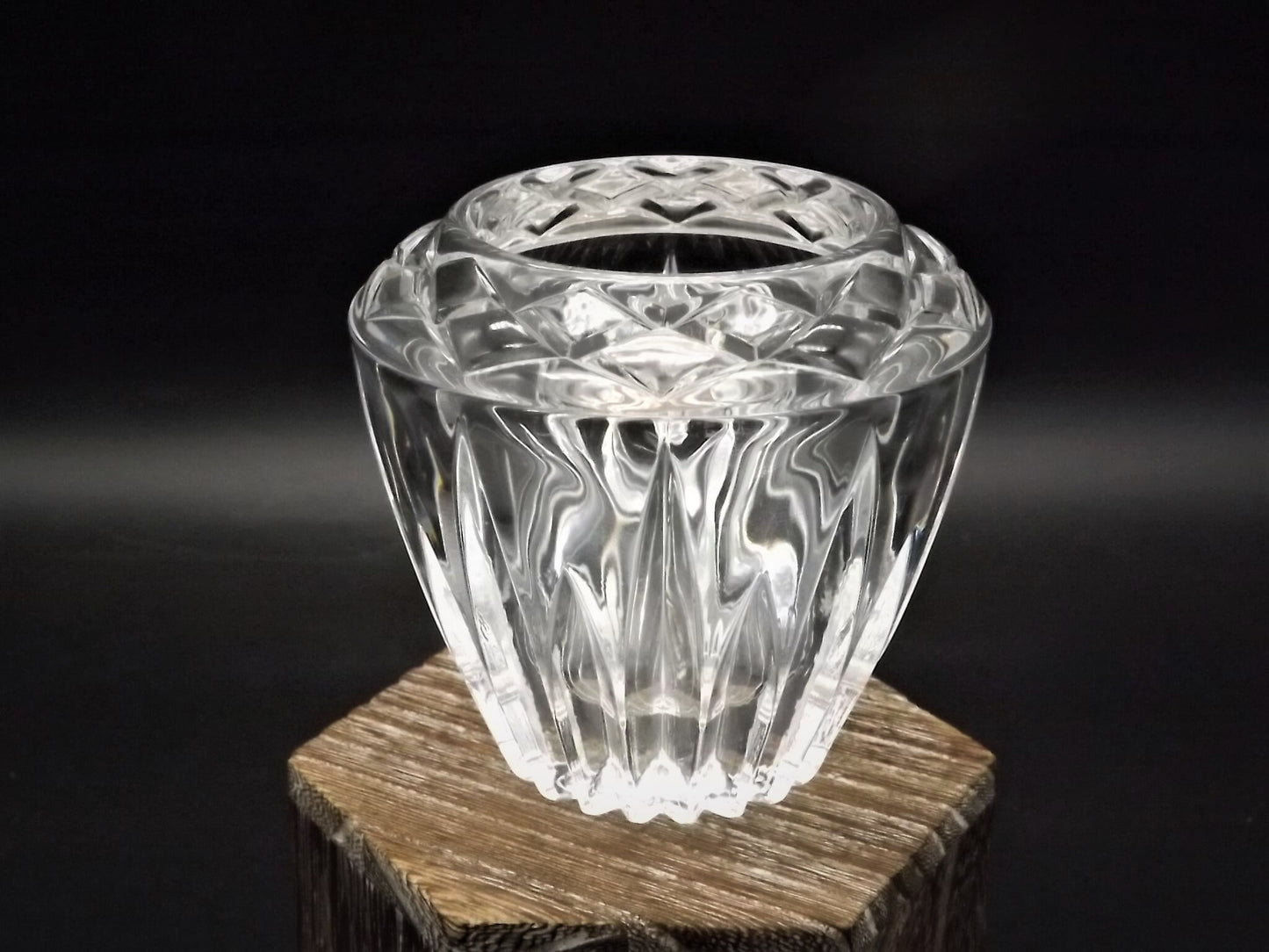 Classic Crystal Table lighter bottom piece only, Excellent condition!