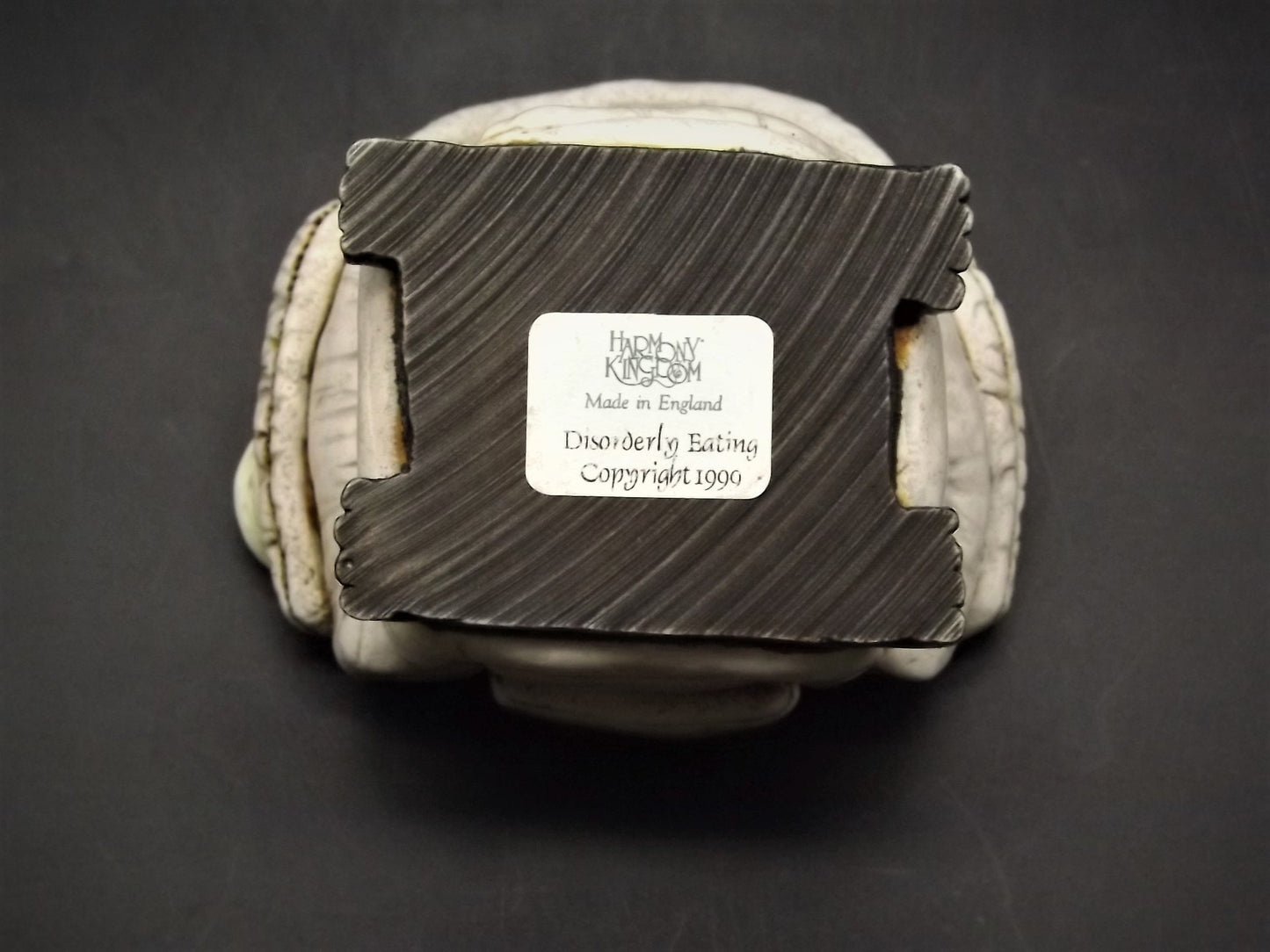 Vintage 1999 TJCICA Harmony Kingdom "Disorderly Eating" Hand Painted Cats on a comfy chair. With original box no COA. Limited #709/1000.