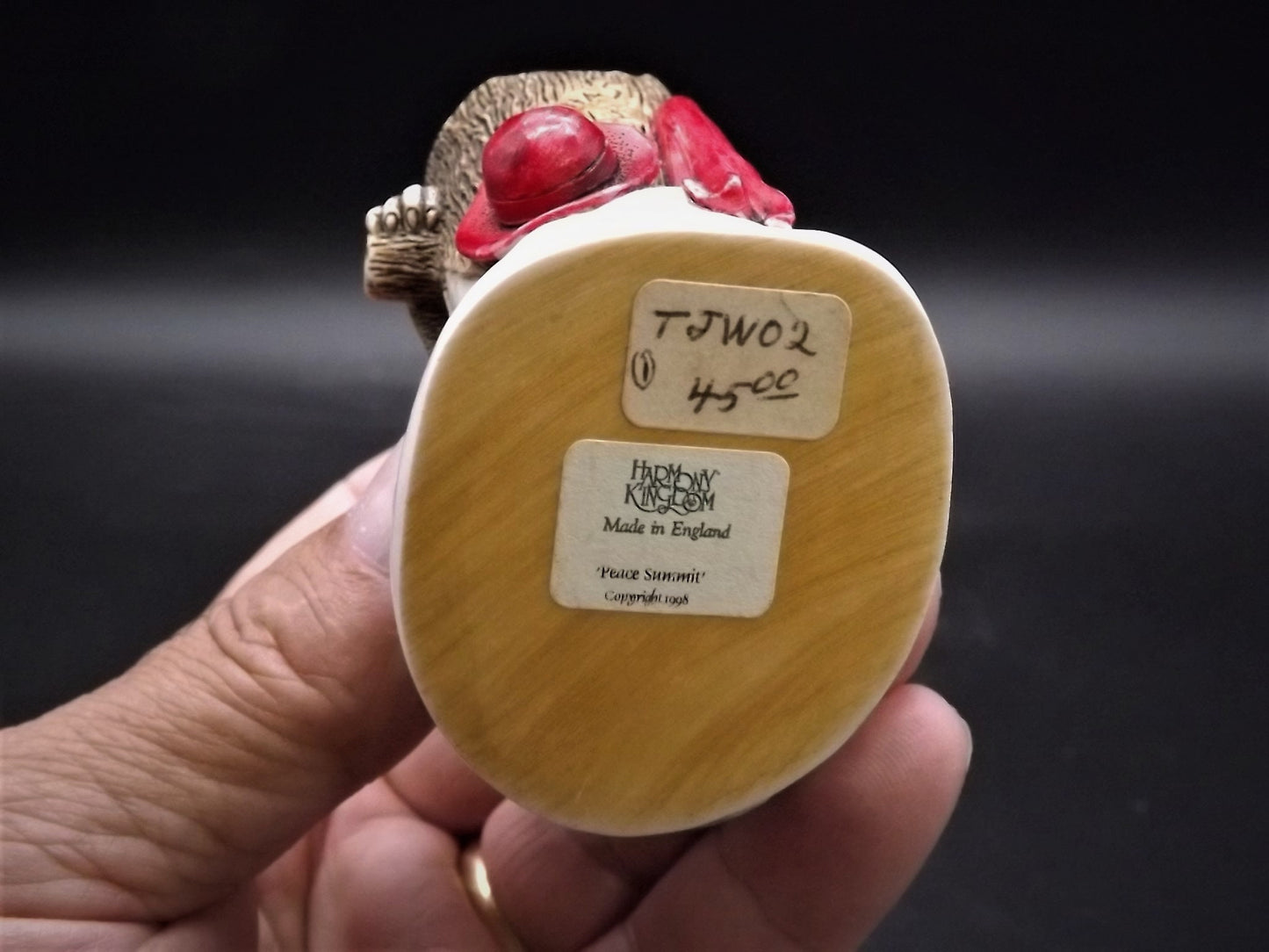 Retired 1998 Harmony Kingdom "Peace Summit" Jest Figurine TJWO2 with original box and COA. Excellent condition.