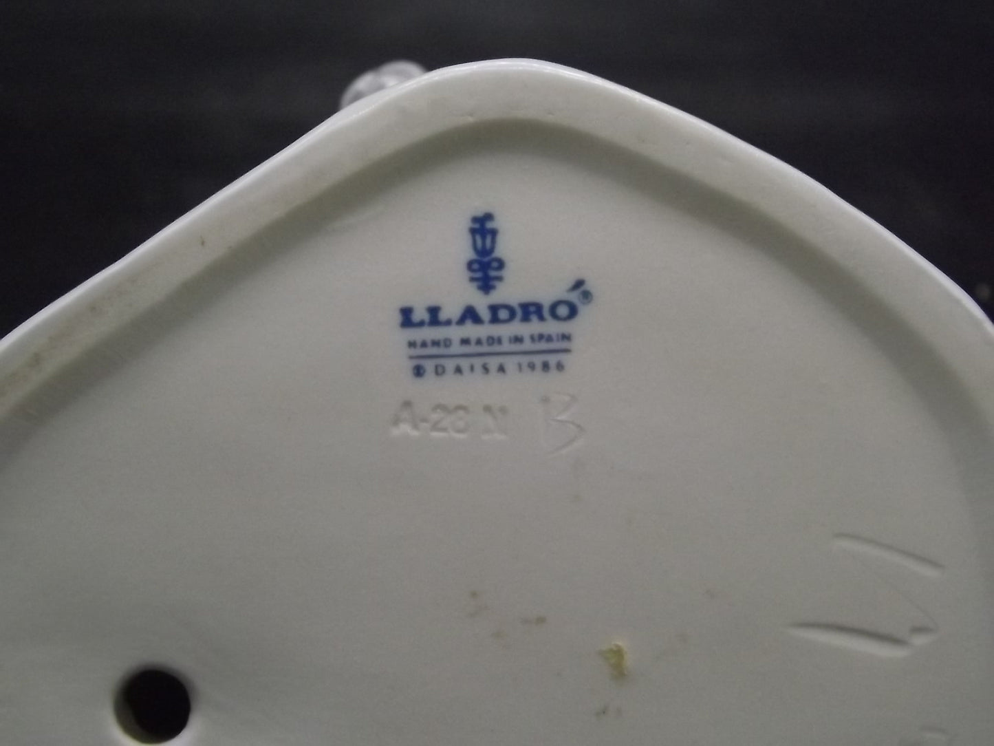 Vintage 1987 Lladro "Miniature Polar Bear with cubs" #5434 with box no COA. Excellent condition! Arctic animals figurine.